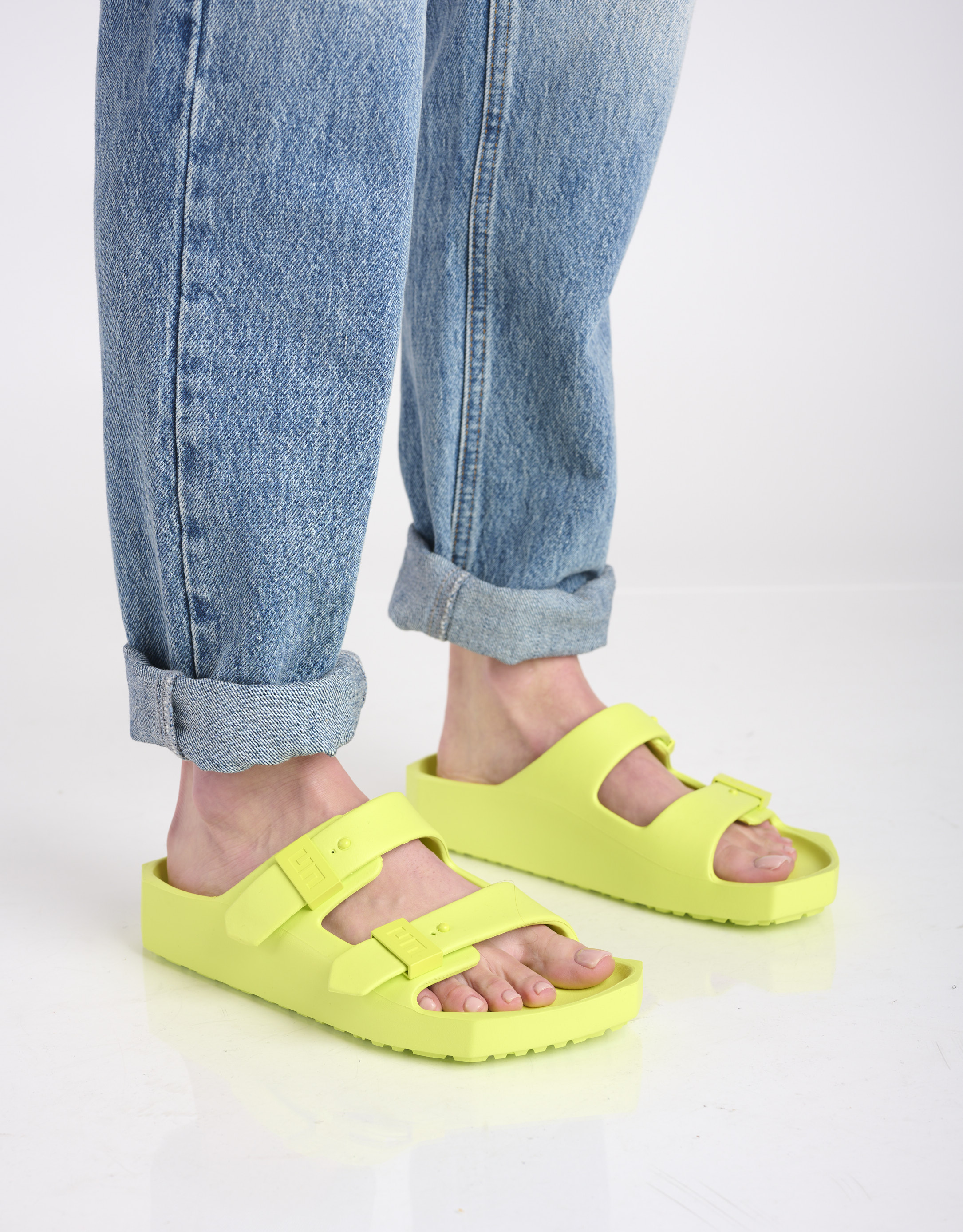 נעלי נשים - United Nude - כפכפים שטוחים MOSES - צהוב3