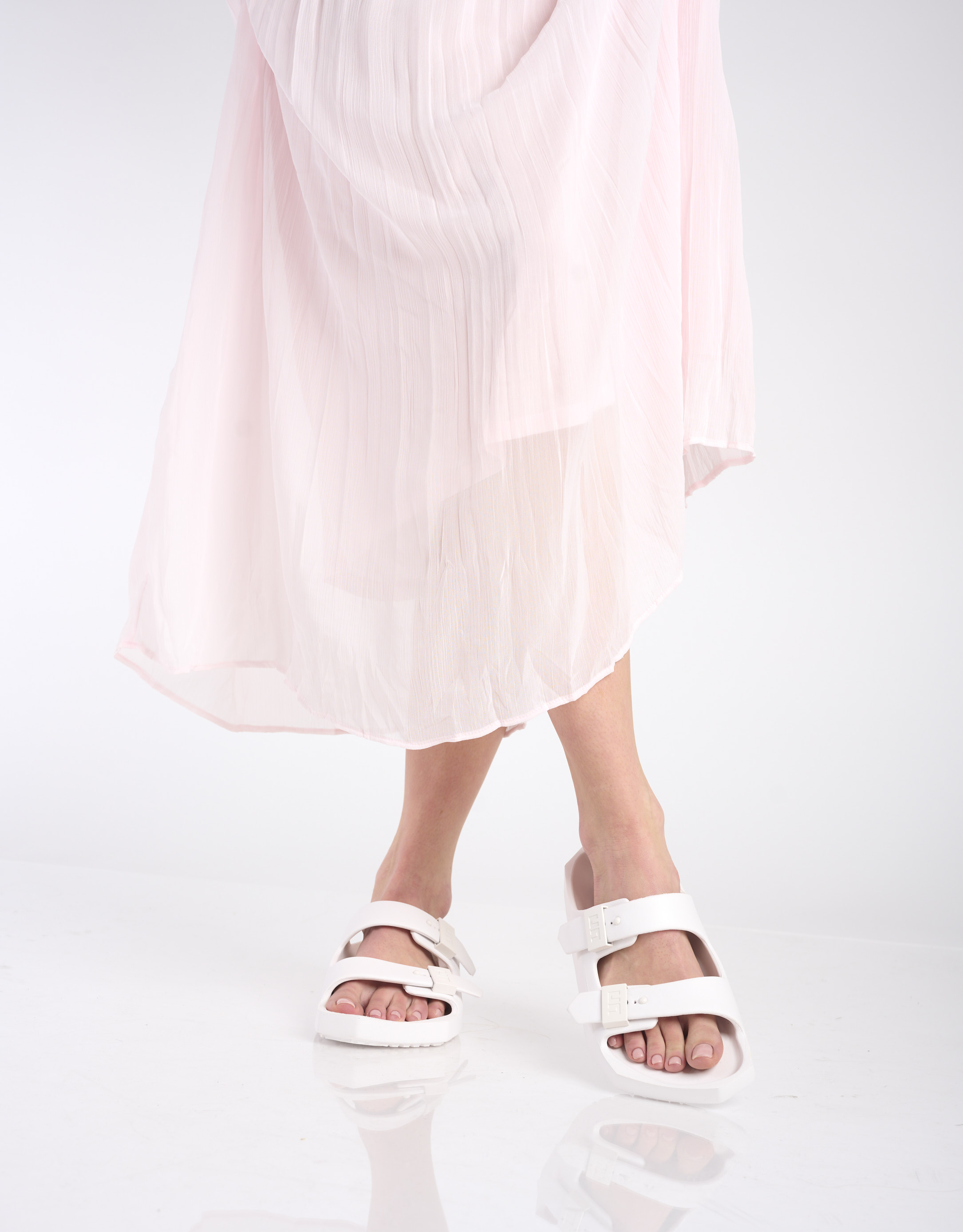 נעלי נשים - United Nude - כפכפים שטוחים MOSES - לבן3