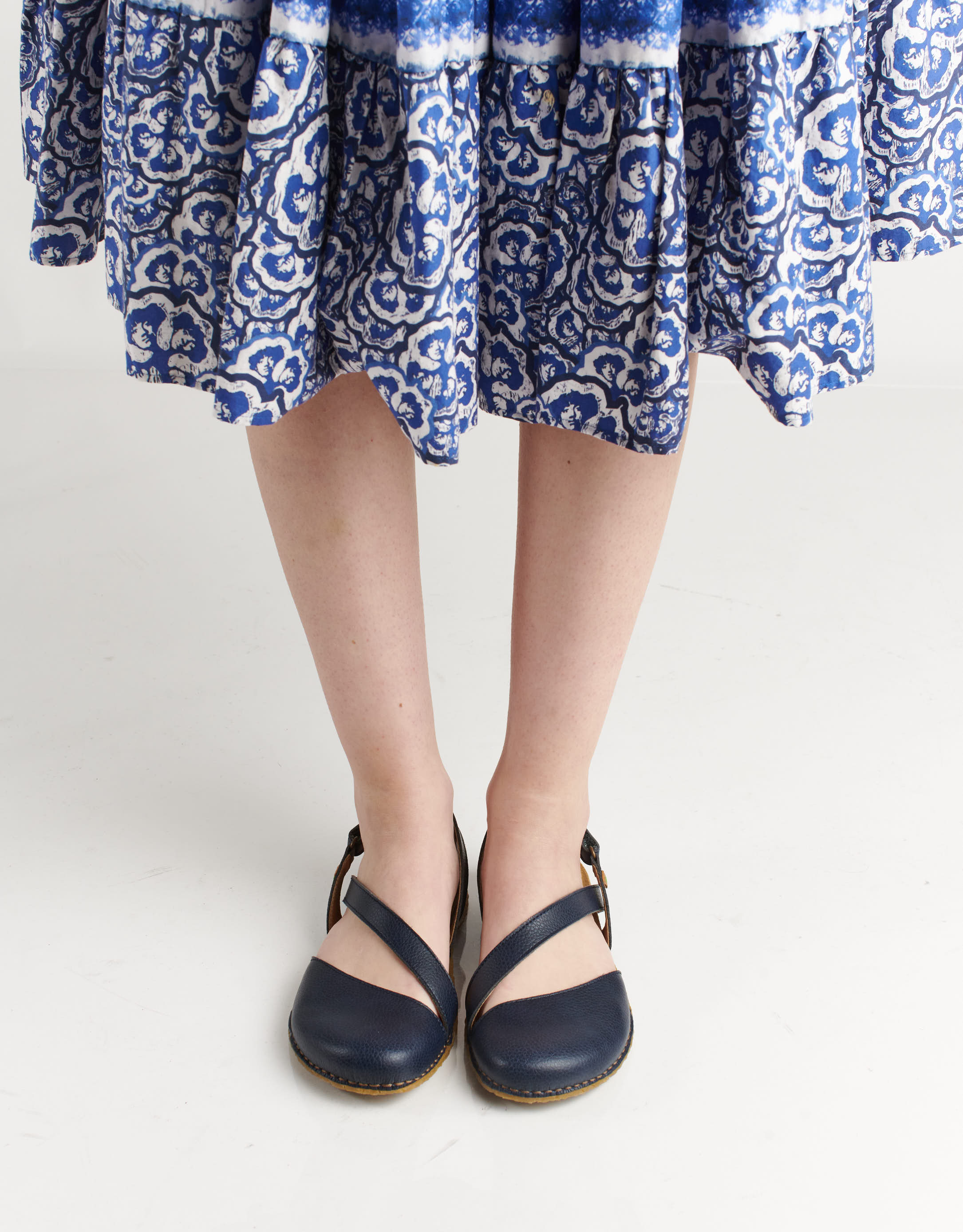 נעלי נשים - El Naturalista - סנדלים טבעוניים PANGLAO - כחול1