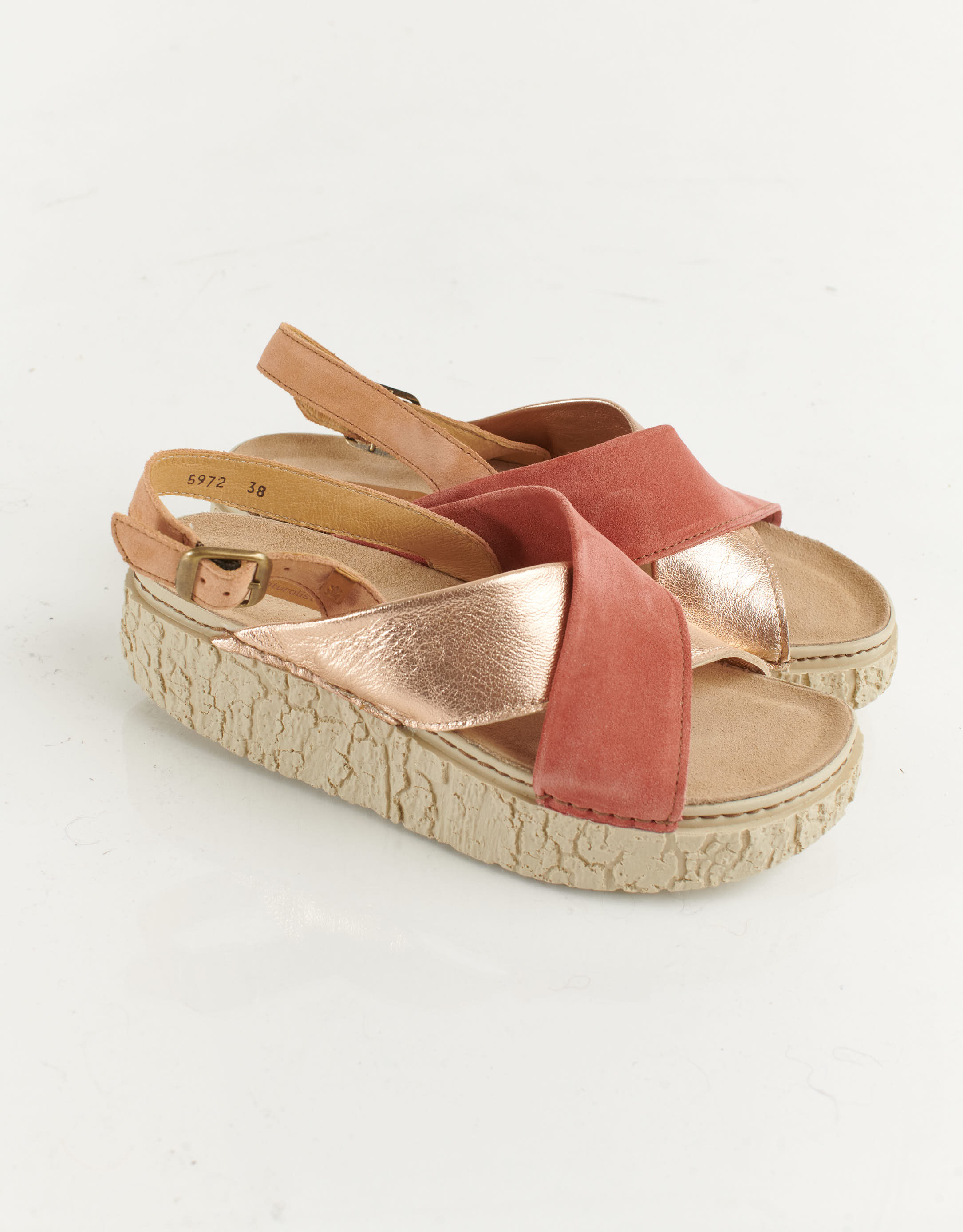 נעלי נשים - El Naturalista - סנדלי איקס SHINRIN - קורל2