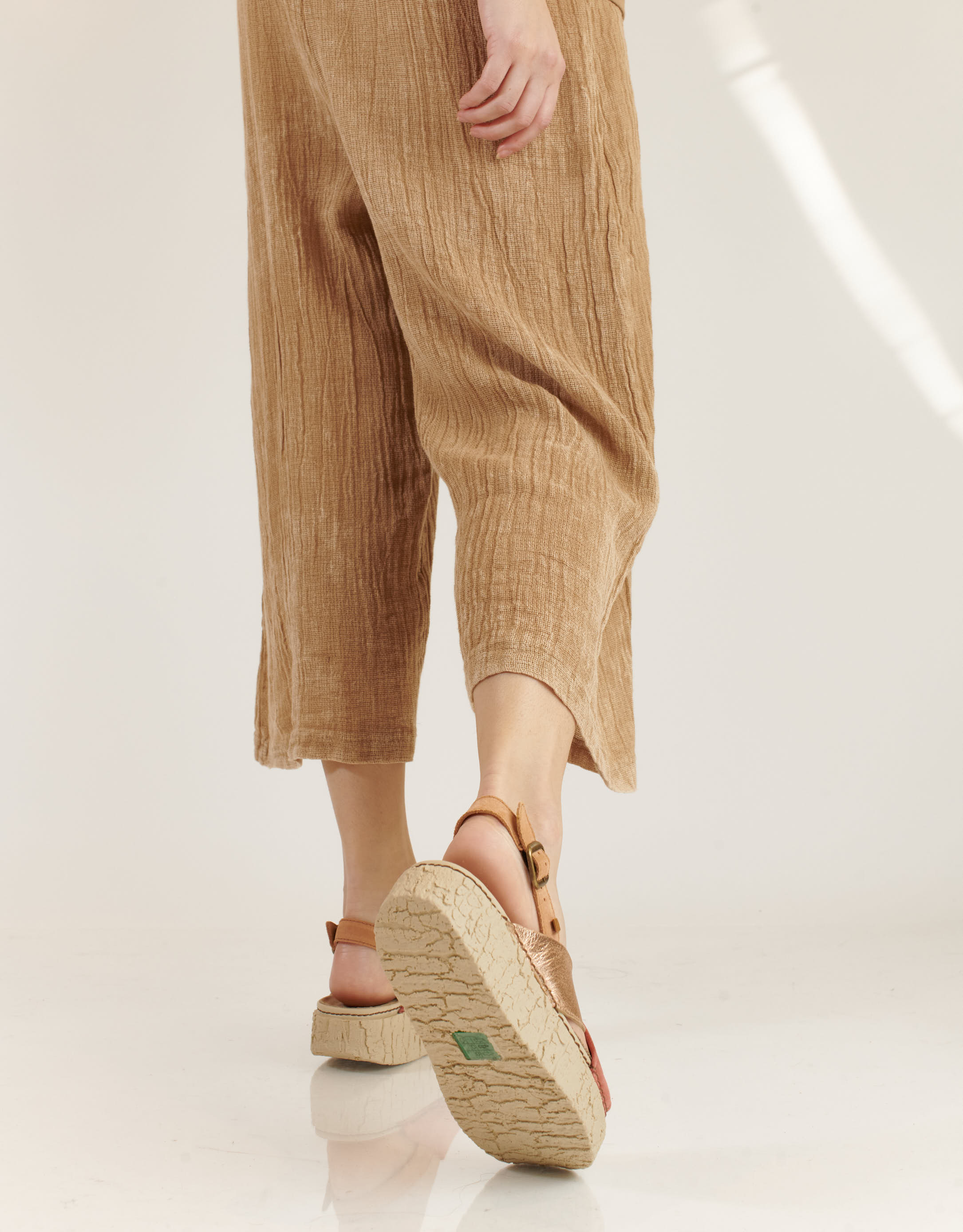 נעלי נשים - El Naturalista - סנדלי איקס SHINRIN - קורל4