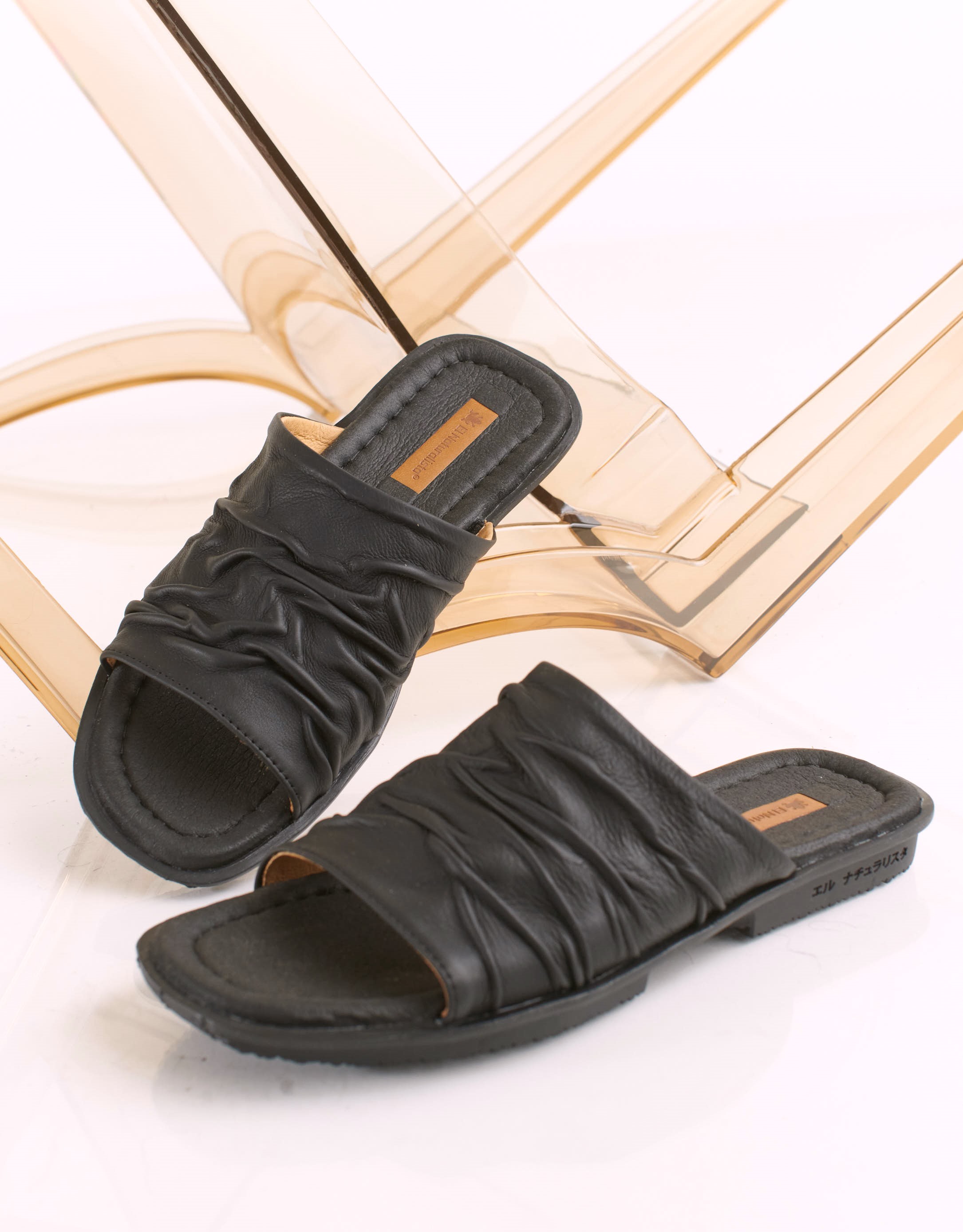 נעלי נשים - El Naturalista - כפכפי עור MAKISU - שחור2