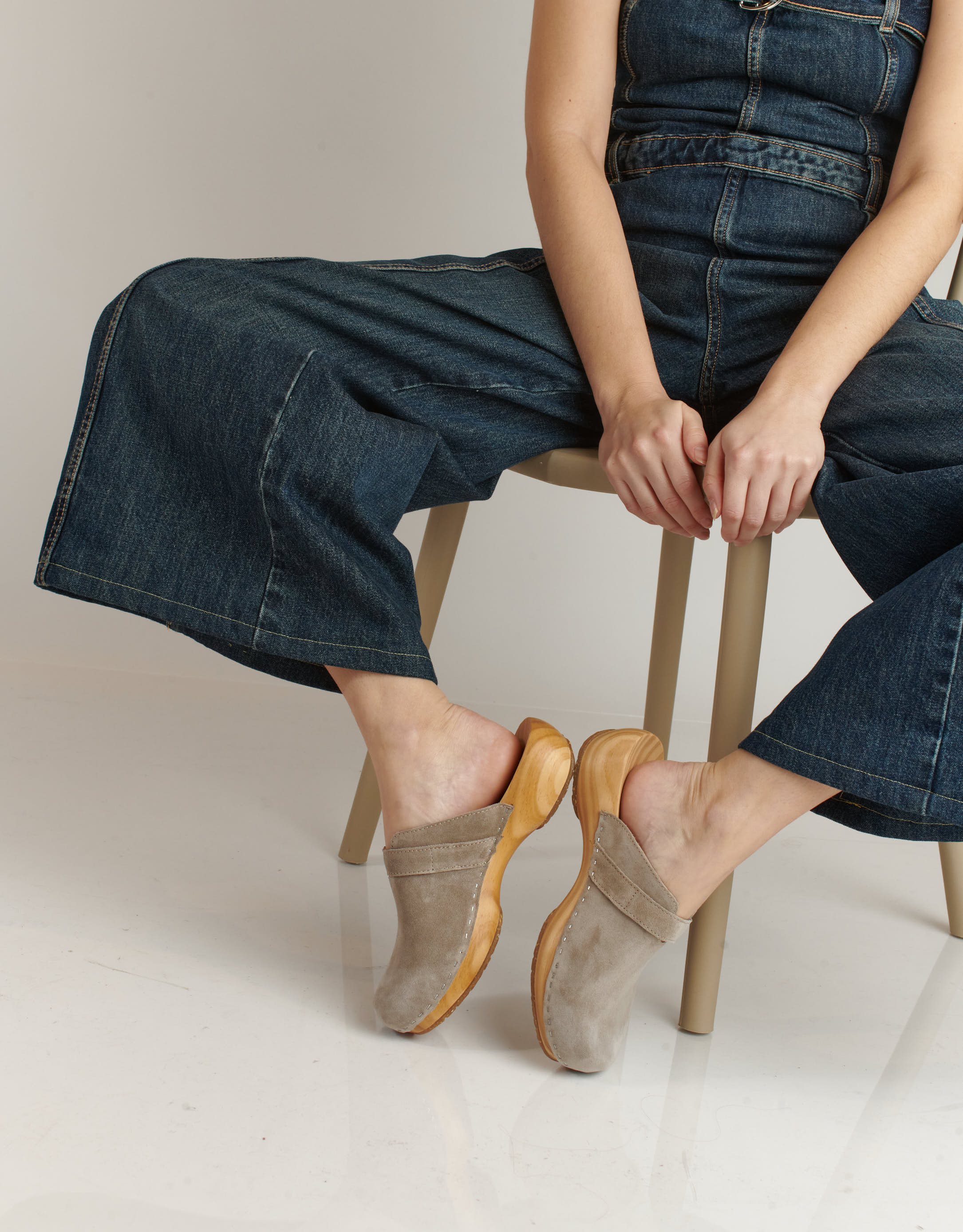 נעלי נשים - El Naturalista - כפכפי עץ SHOKUNIN - אפור2