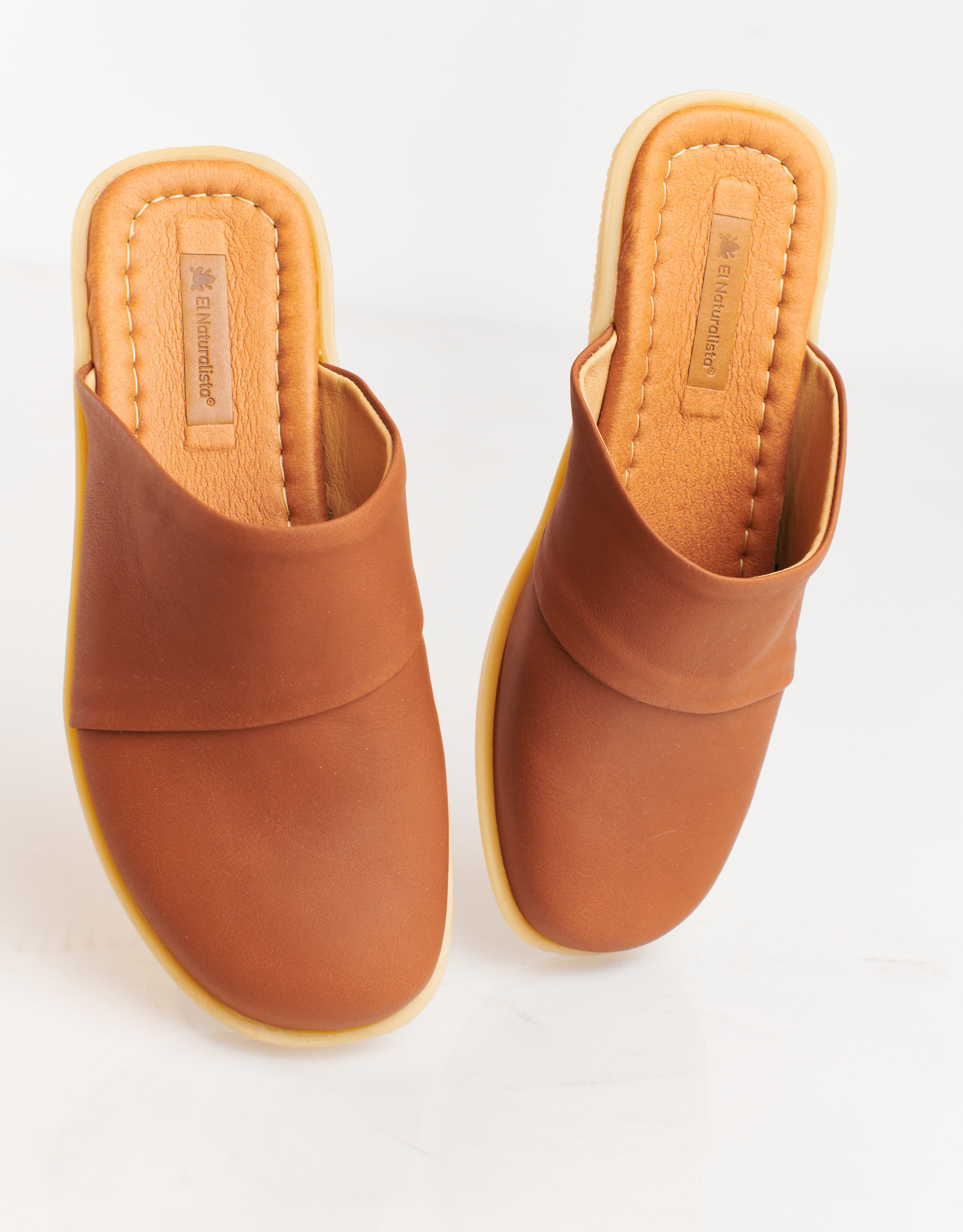 נעלי נשים - El Naturalista - כפכפי עור סגורים MAKISU - קאמל2