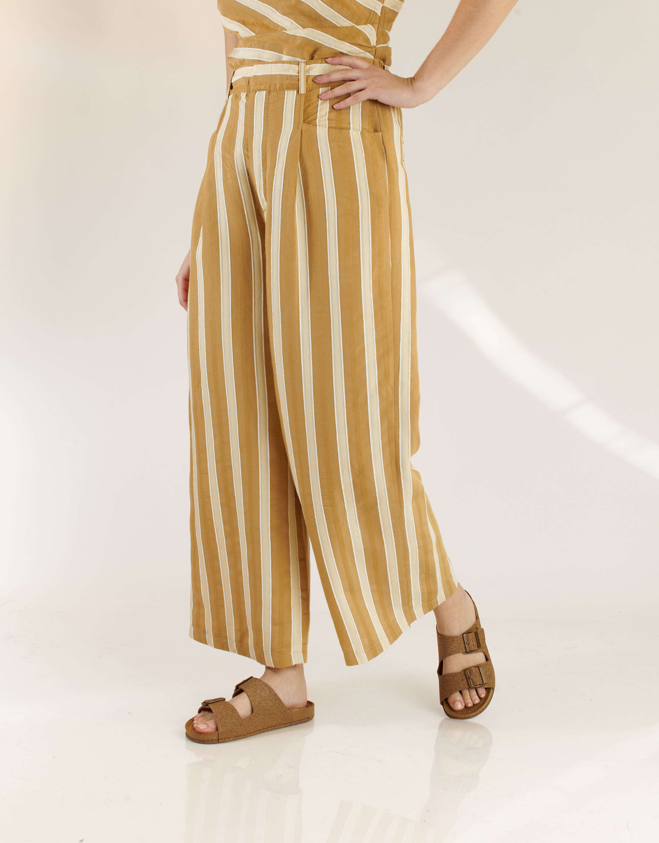 נעלי נשים - El Naturalista - כפכפים טבעוניים BALANCE - חום2