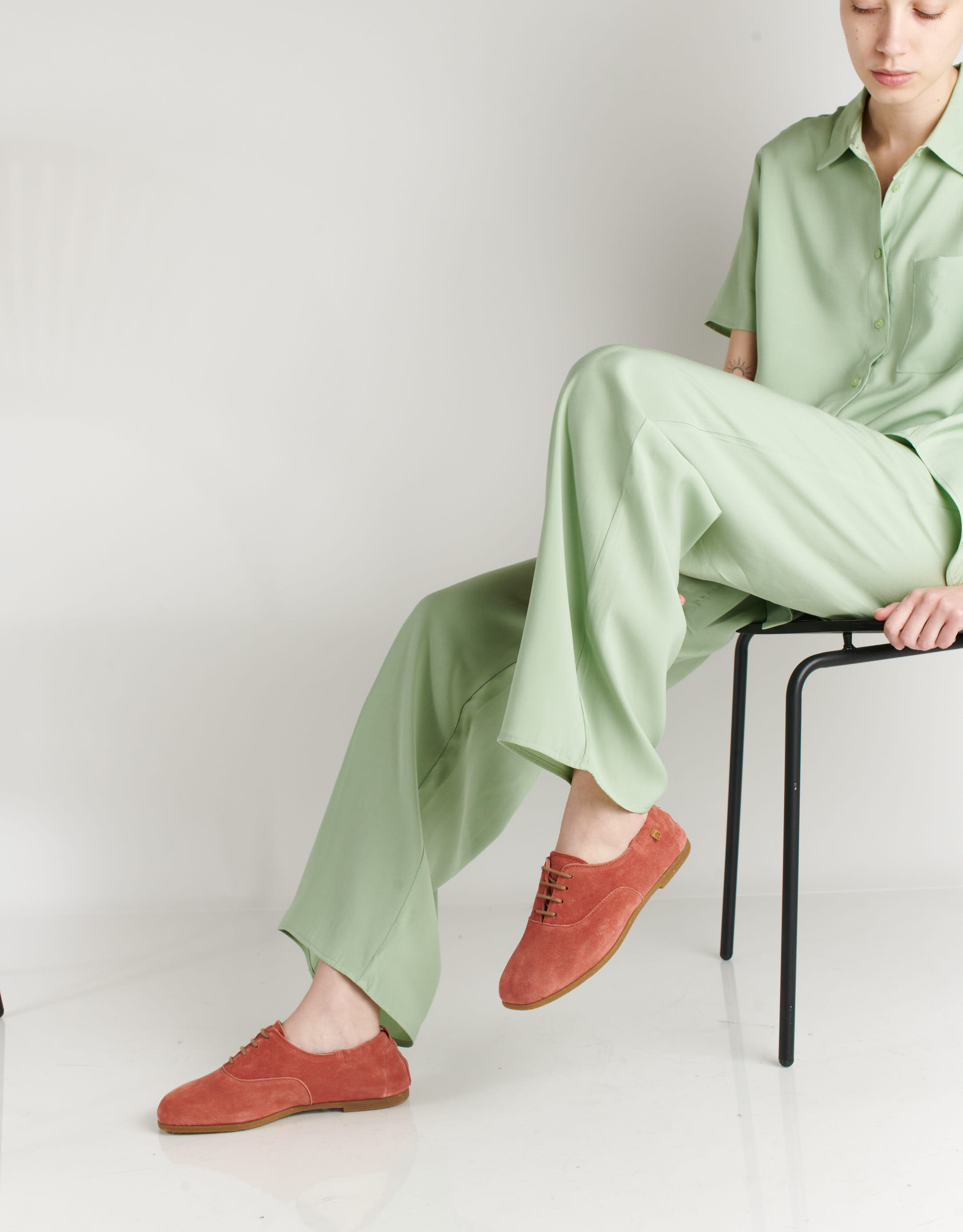 נעלי נשים - El Naturalista - נעלי עור שטוחות CROCHE - קורל4