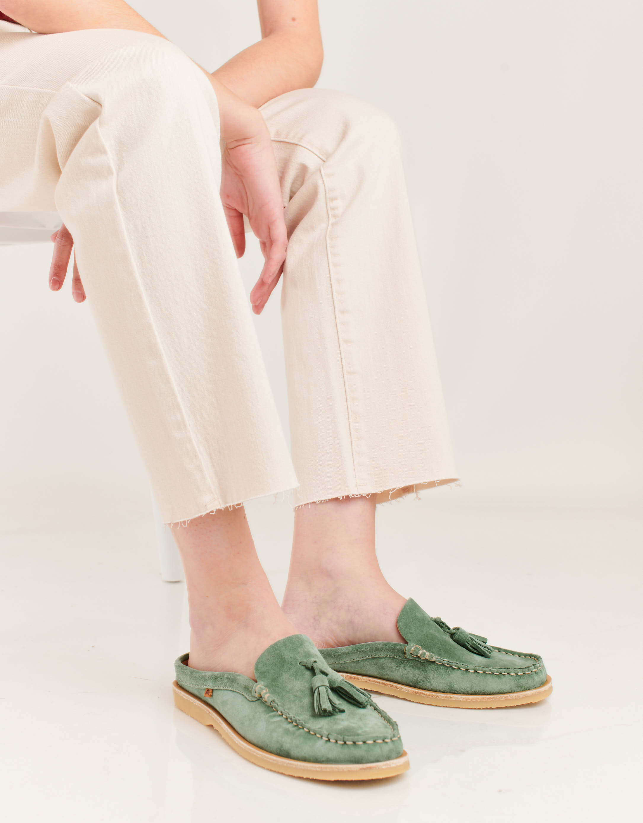 נעלי נשים - El Naturalista - כפכיפי זמש PLANTAE - ירוק3