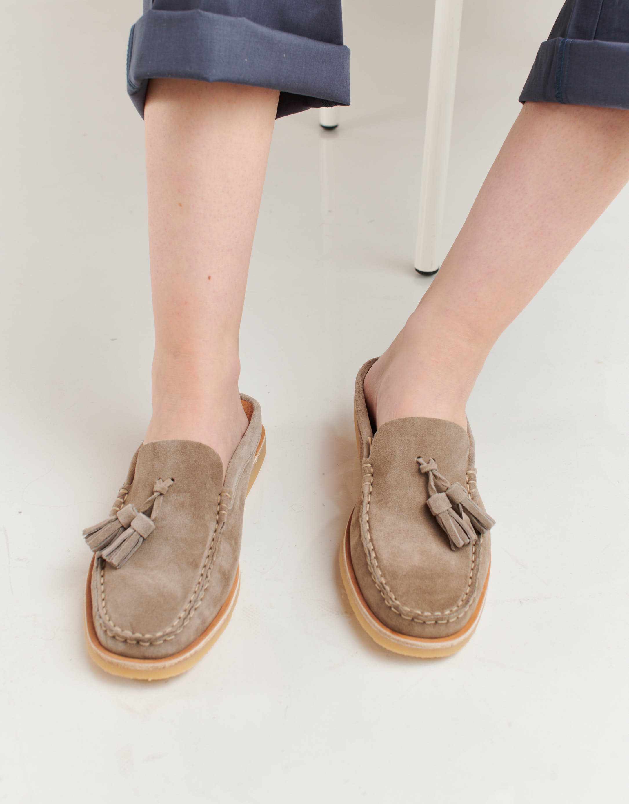 נעלי נשים - El Naturalista - כפכיפי זמש PLANTAE - אפור4