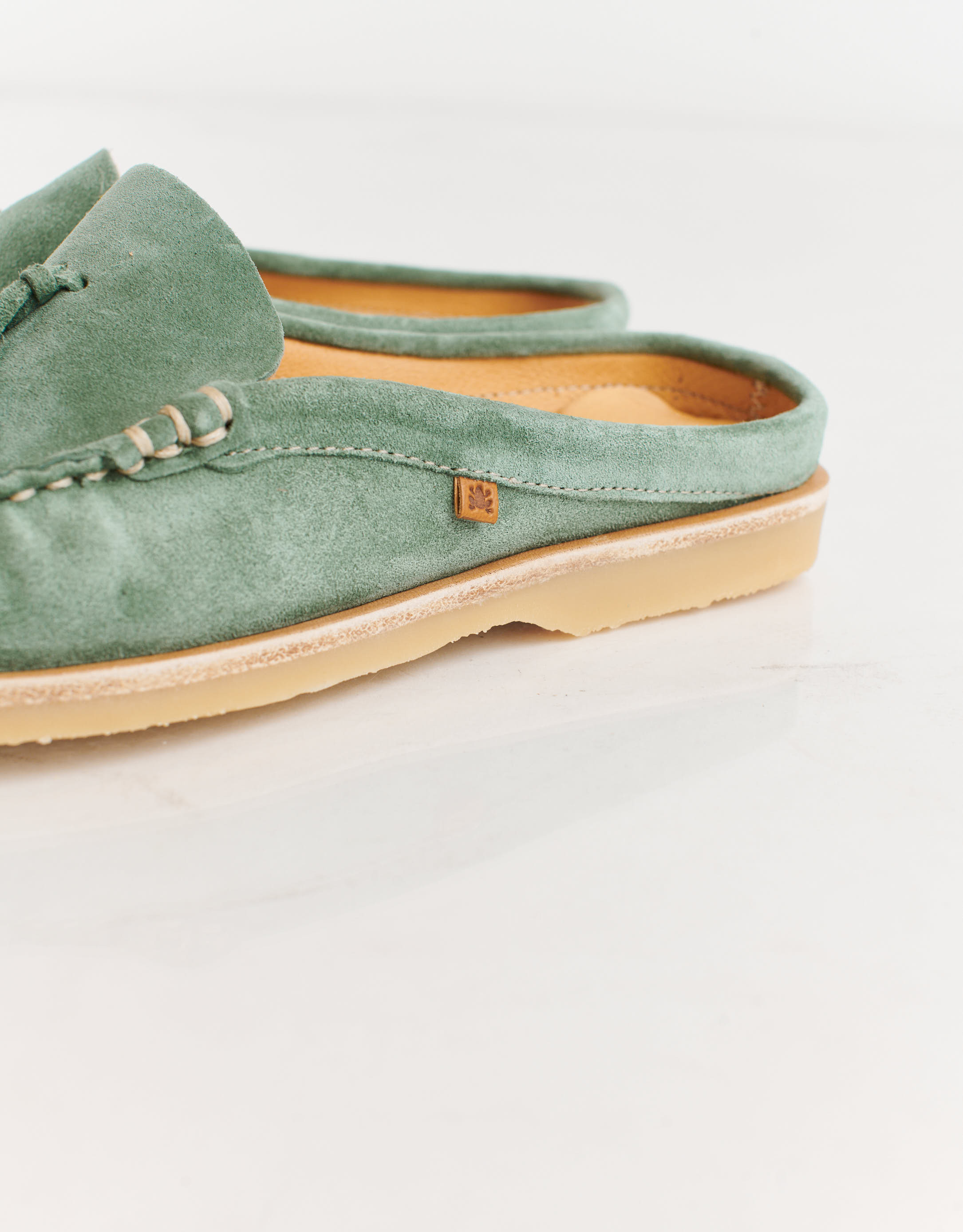 נעלי נשים - El Naturalista - כפכיפי זמש PLANTAE - ירוק4