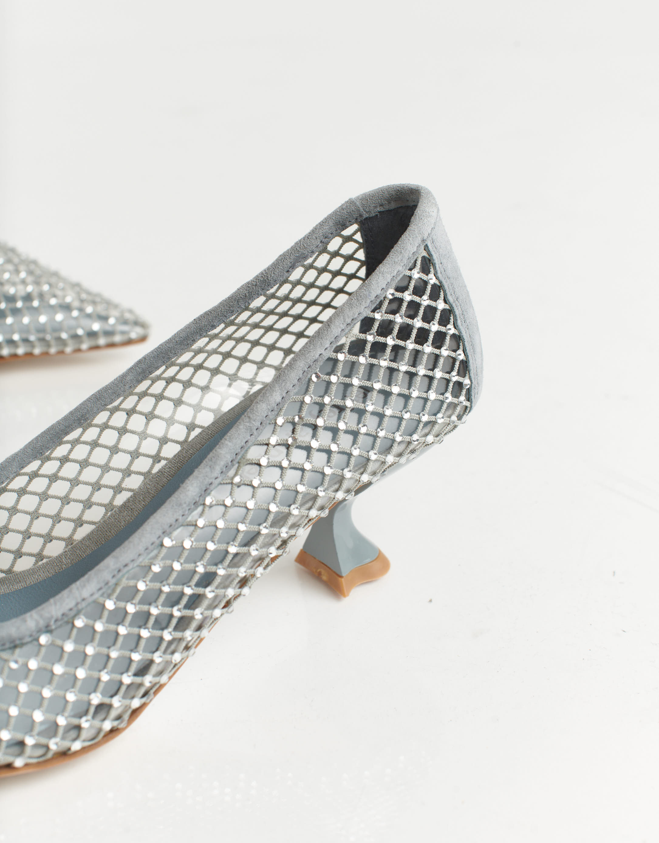 נעלי נשים - Jeffrey Campbell - נעלי סירה רשת ADORED - אפור2