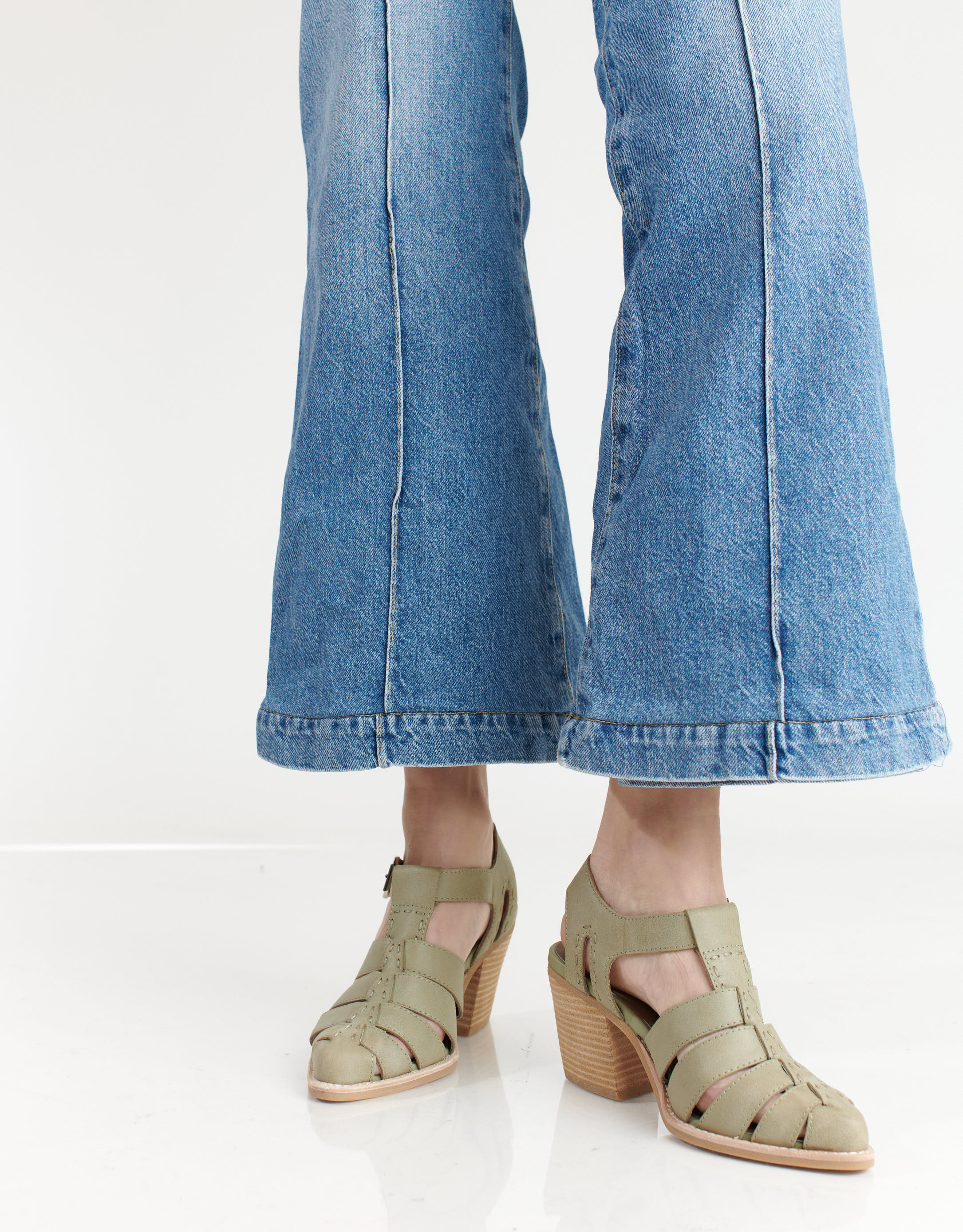 נעלי נשים - Jeffrey Campbell - סנדלי עקב סגורים ANGORA - ירוק3