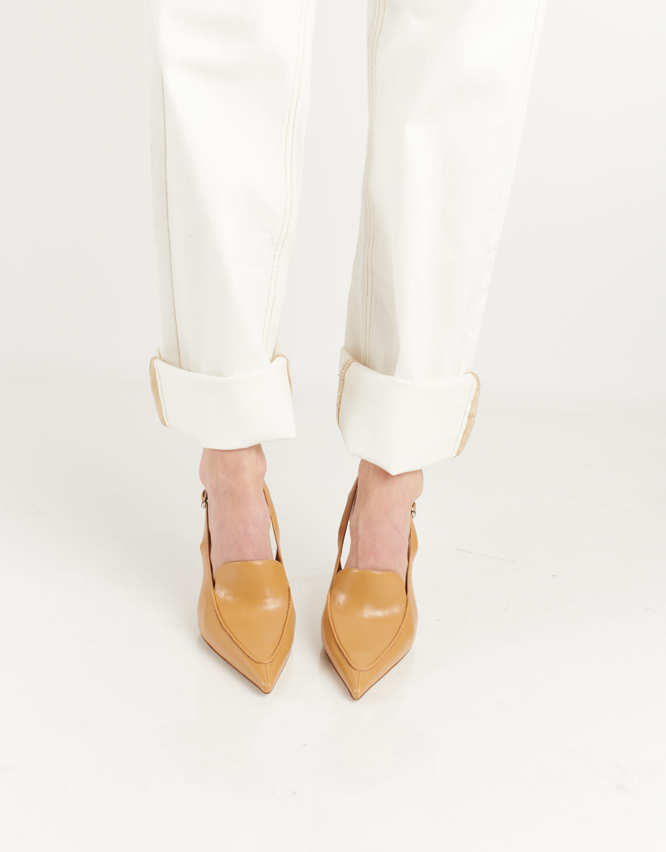 נעלי נשים - Jeffrey Campbell - סנדלי עקב ACCLAIMED - קאמל4