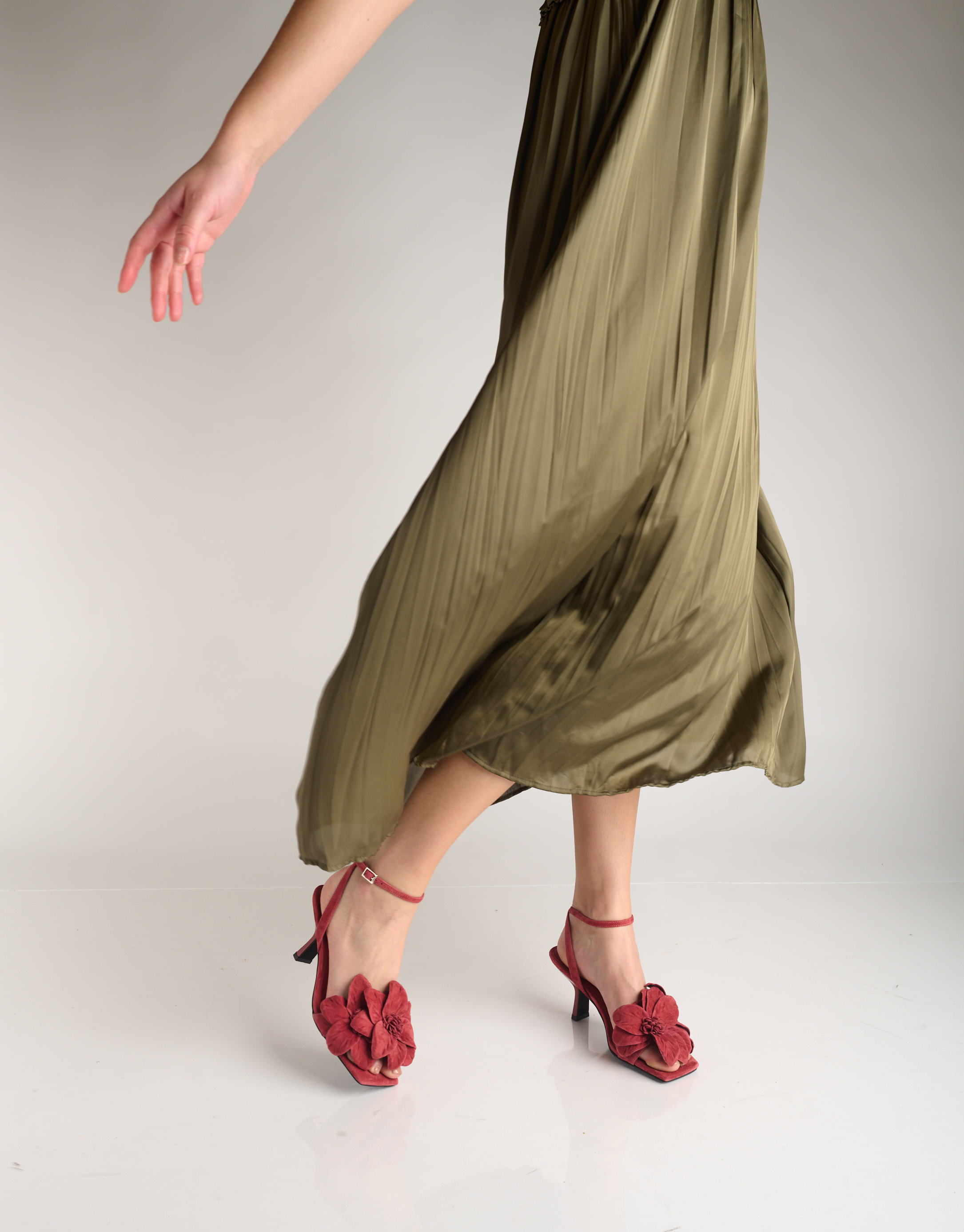 נעלי נשים - Jeffrey Campbell - סנדלי עקב זמש HONOLULU - ורוד2