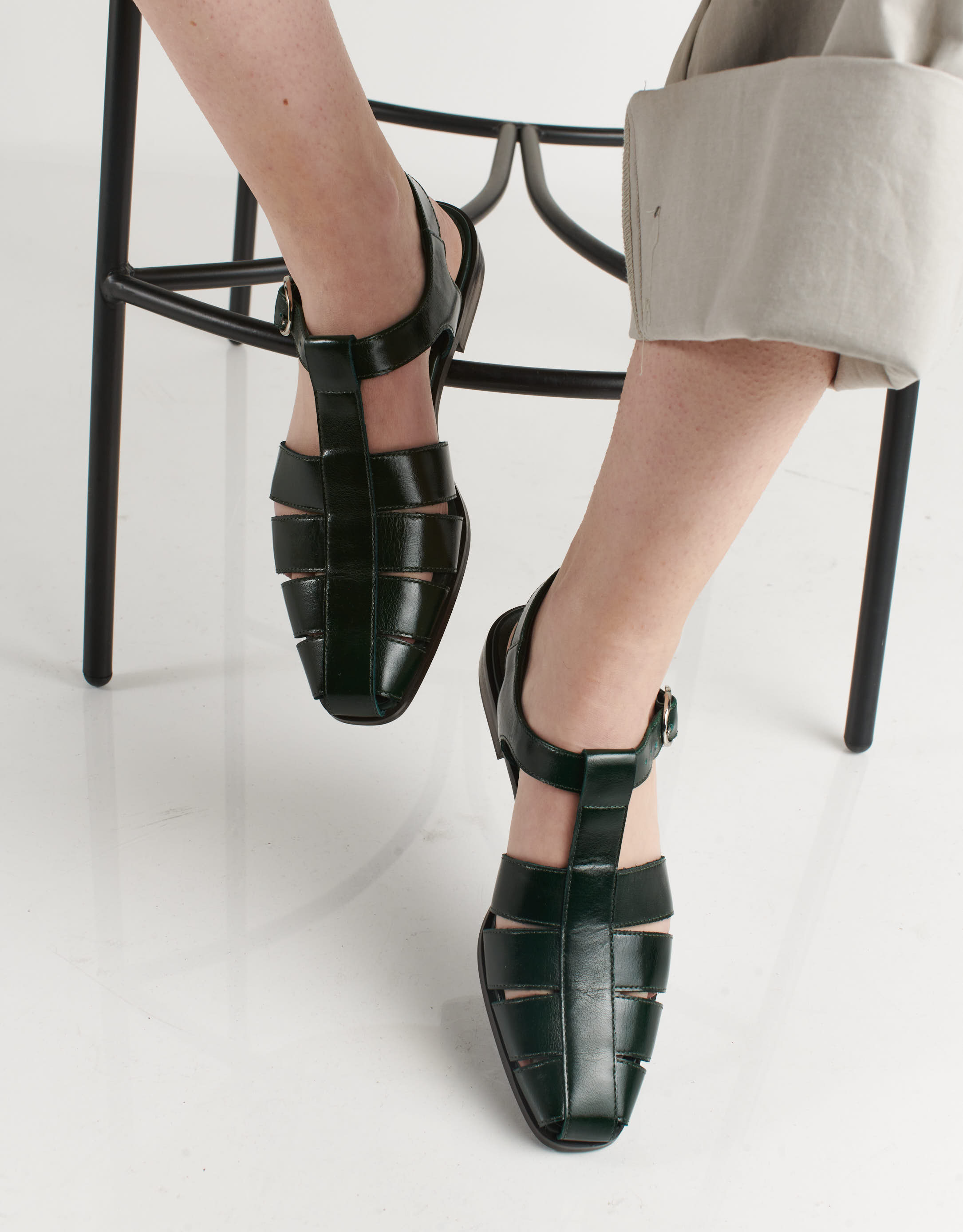 נעלי נשים - Jeffrey Campbell - סנדלי עור שטוחים LANDEN - ירוק2