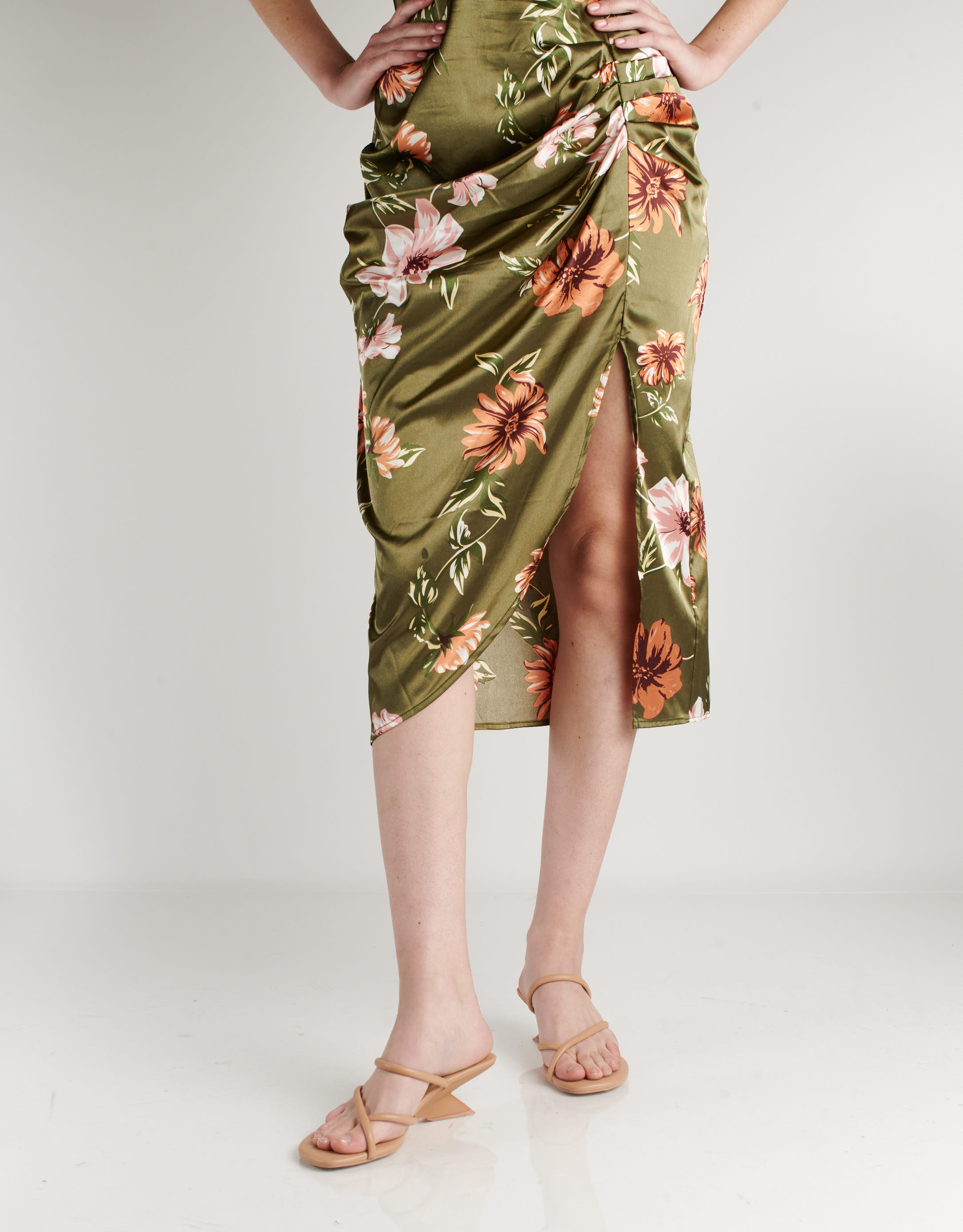 נעלי נשים - Jeffrey Campbell - כפכפי רצועות LELIA - ניוד2