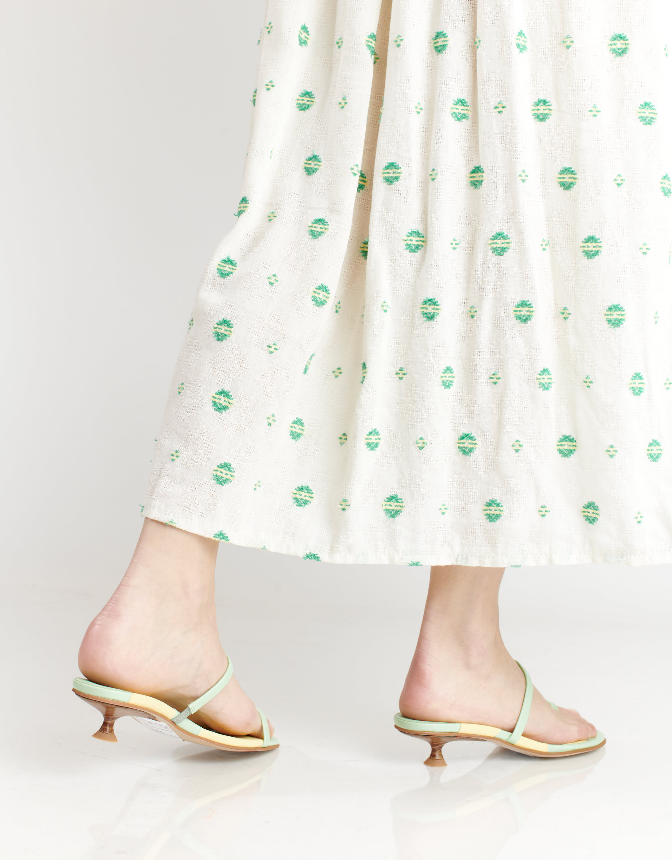 נעלי נשים - Jeffrey Campbell - כפכפים PHOSPHORUS - ירוק4