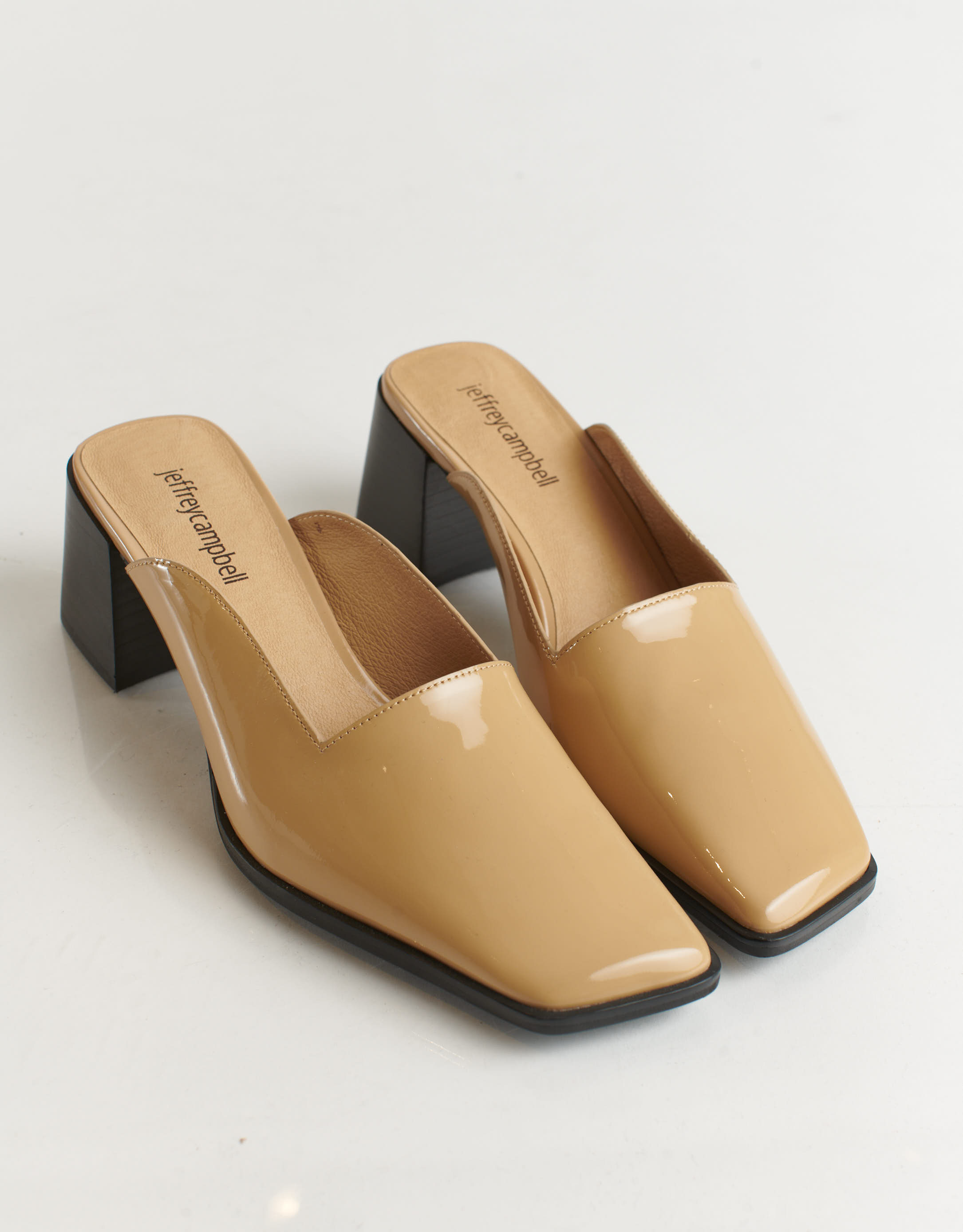 נעלי נשים - Jeffrey Campbell - כפכפי עקב סגורים SILKY - בז'2