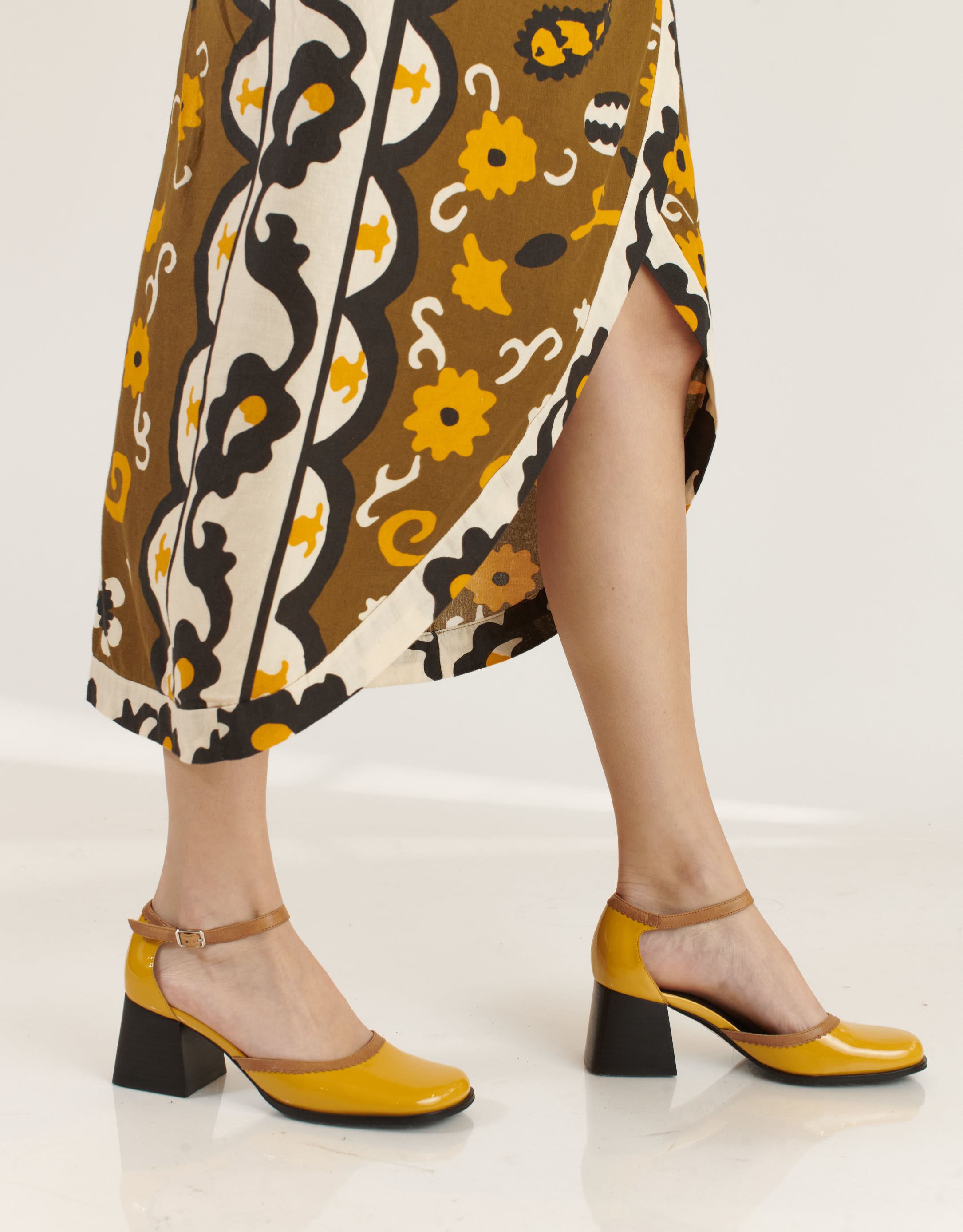 נעלי נשים - Jeffrey Campbell - נעלי בובה עם עקב SPELLING - צהוב2