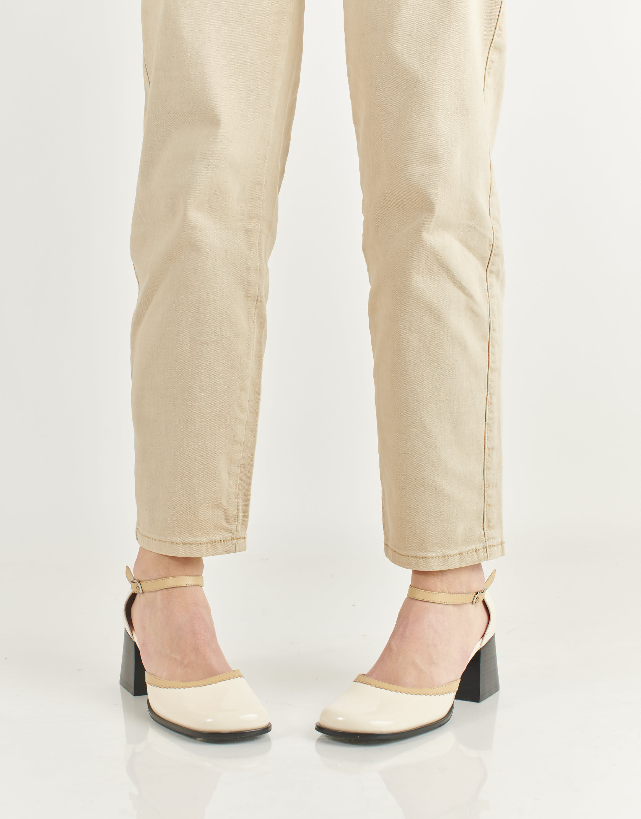 נעלי נשים - Jeffrey Campbell - נעלי בובה עם עקב SPELLING - אופוויט2