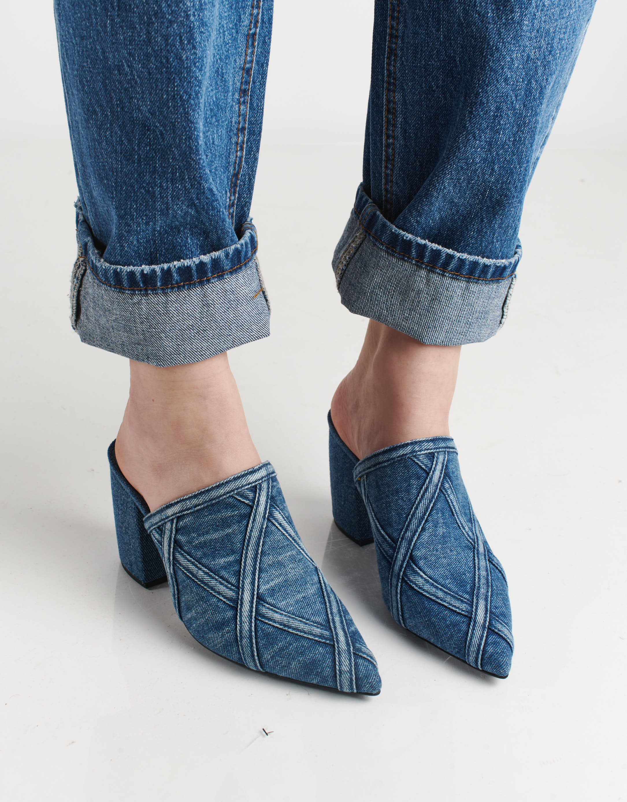 נעלי נשים - Jeffrey Campbell - כפכפי ג'ינס עם עקב SWAG - כחול2