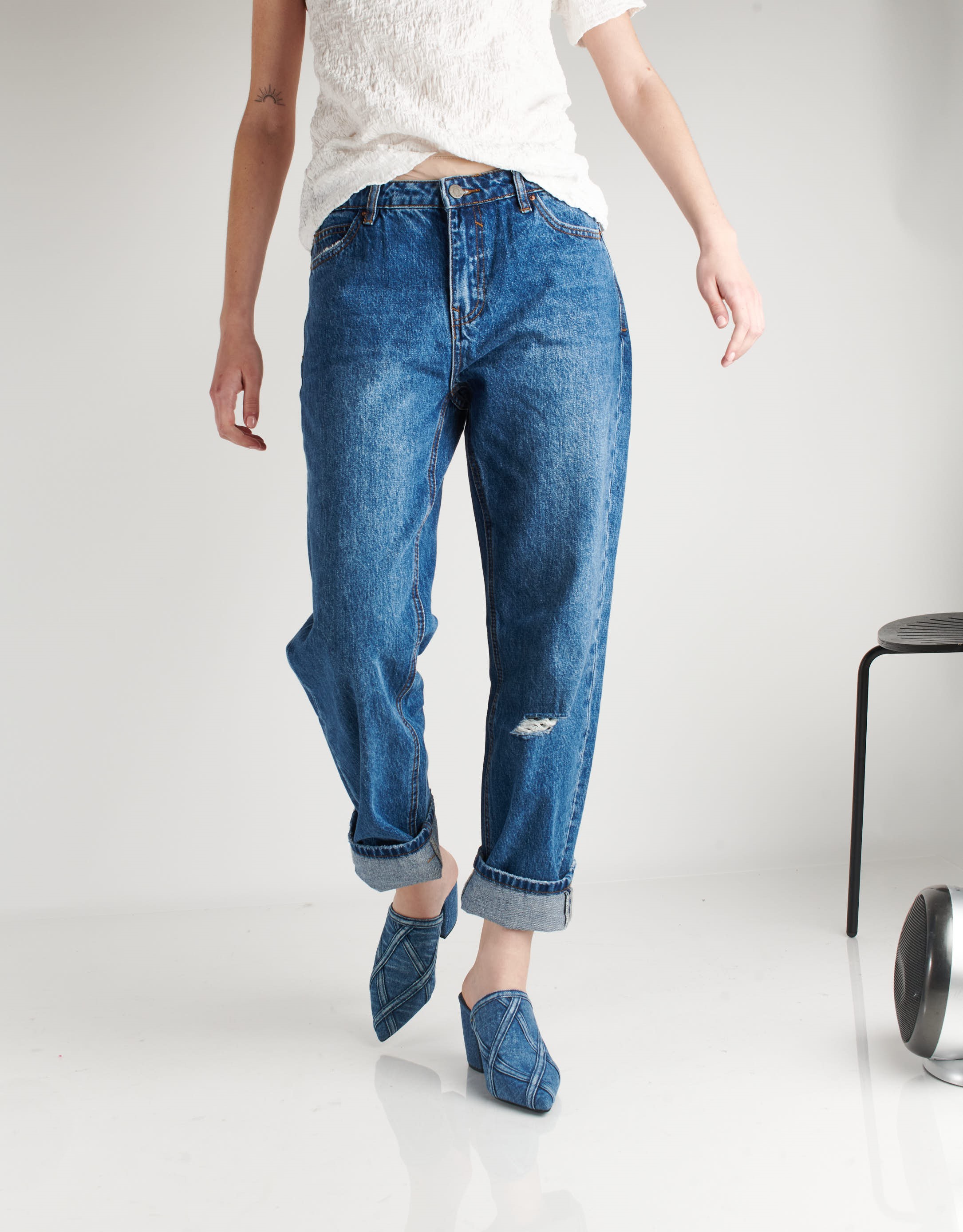 נעלי נשים - Jeffrey Campbell - כפכפי ג'ינס עם עקב SWAG - כחול4