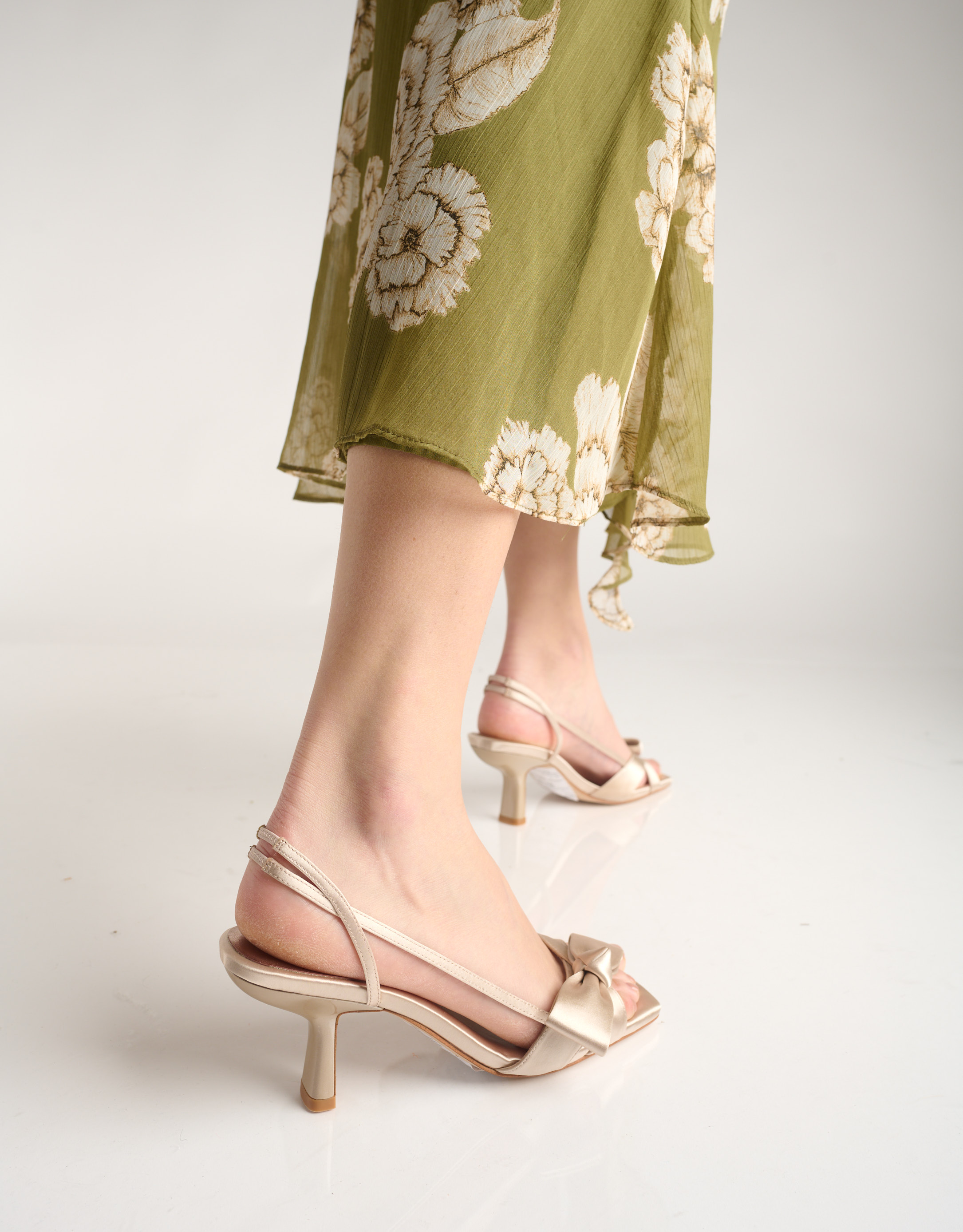 נעלי נשים - Jeffrey Campbell - סנדלי עקב TAKEBOW - בז'4