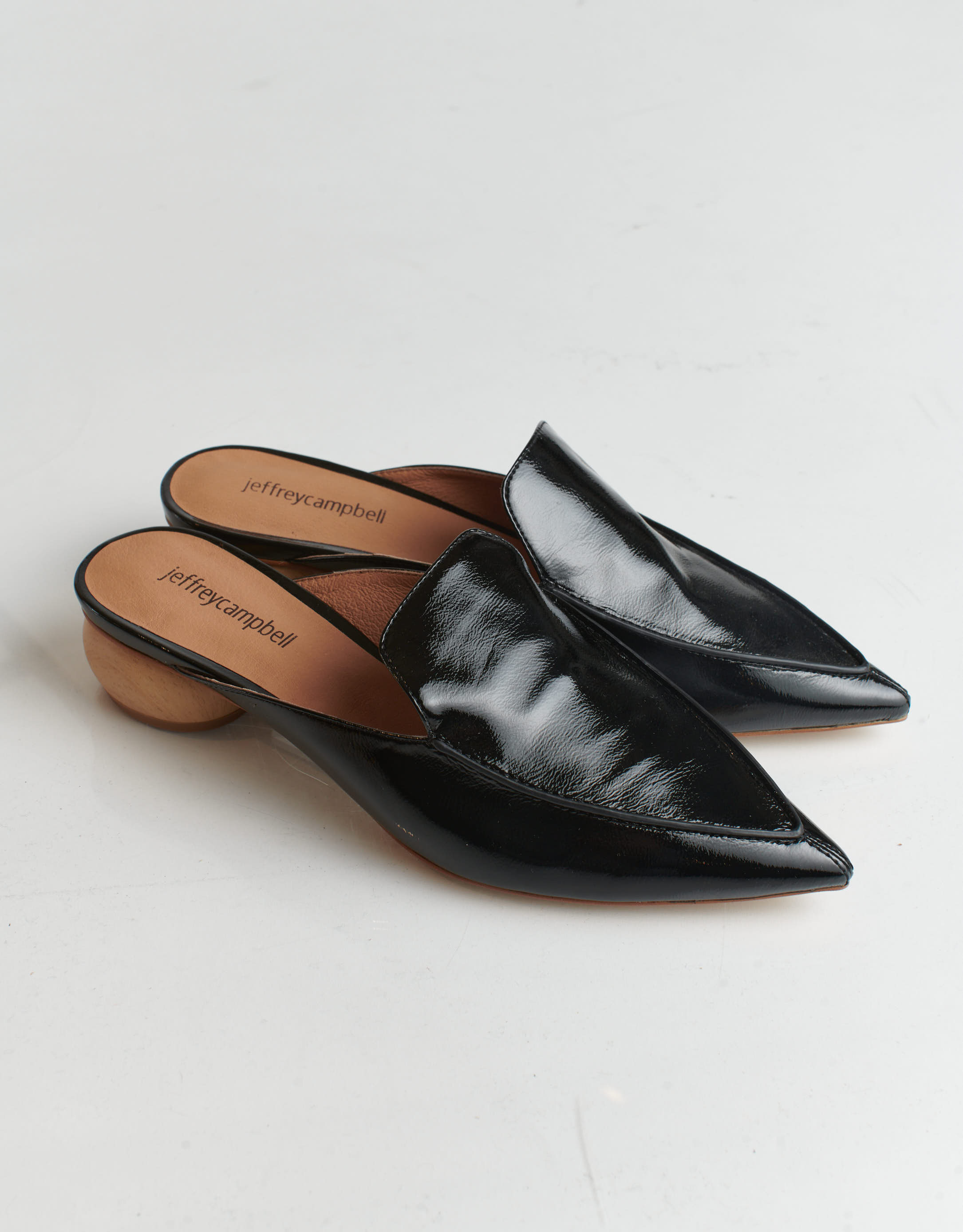 נעלי נשים - Jeffrey Campbell - כפכפי מיולז VIONIT מבריקו - שחור2