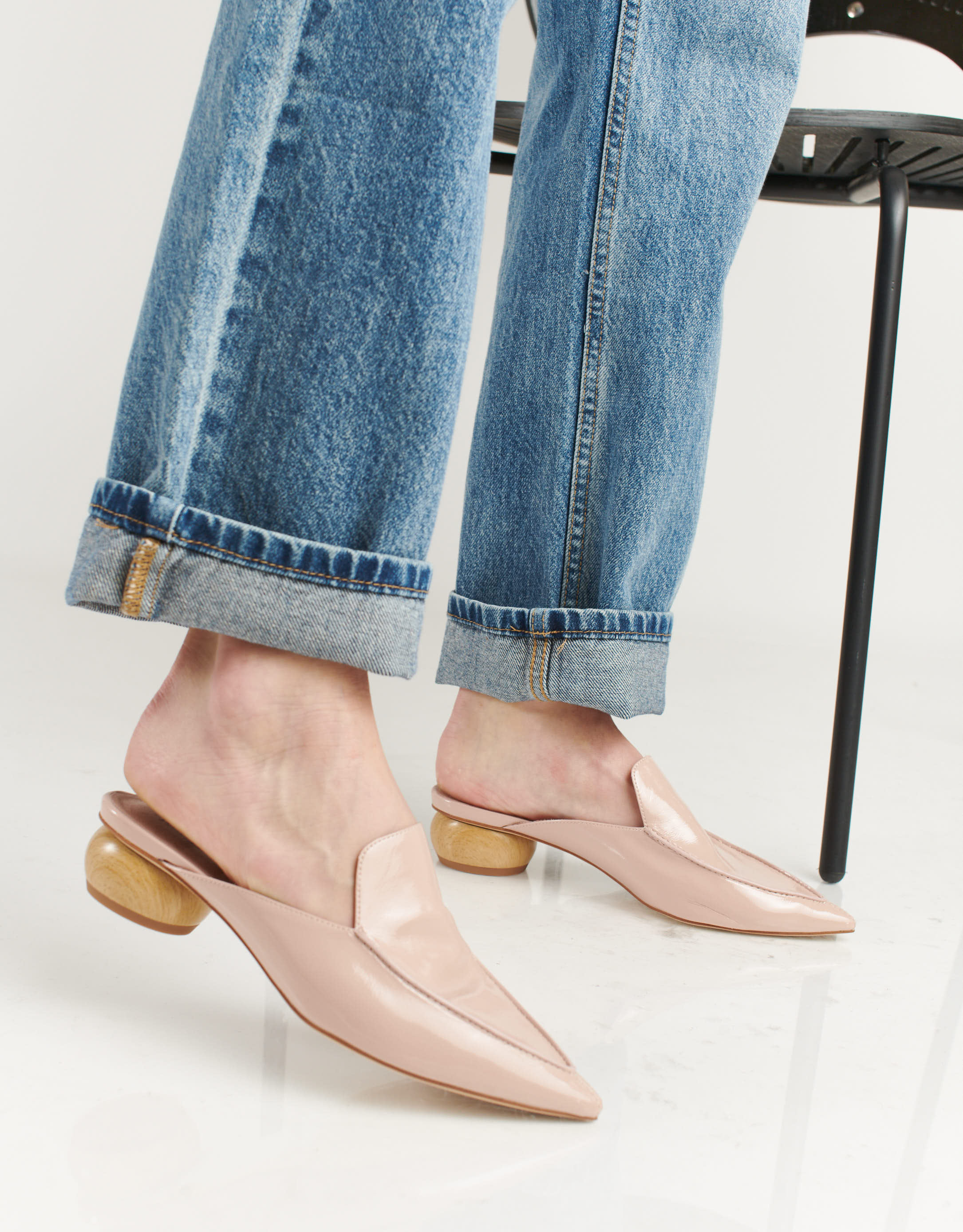 נעלי נשים - Jeffrey Campbell - כפכפי מיולז VIONIT מבריקו - ורוד3