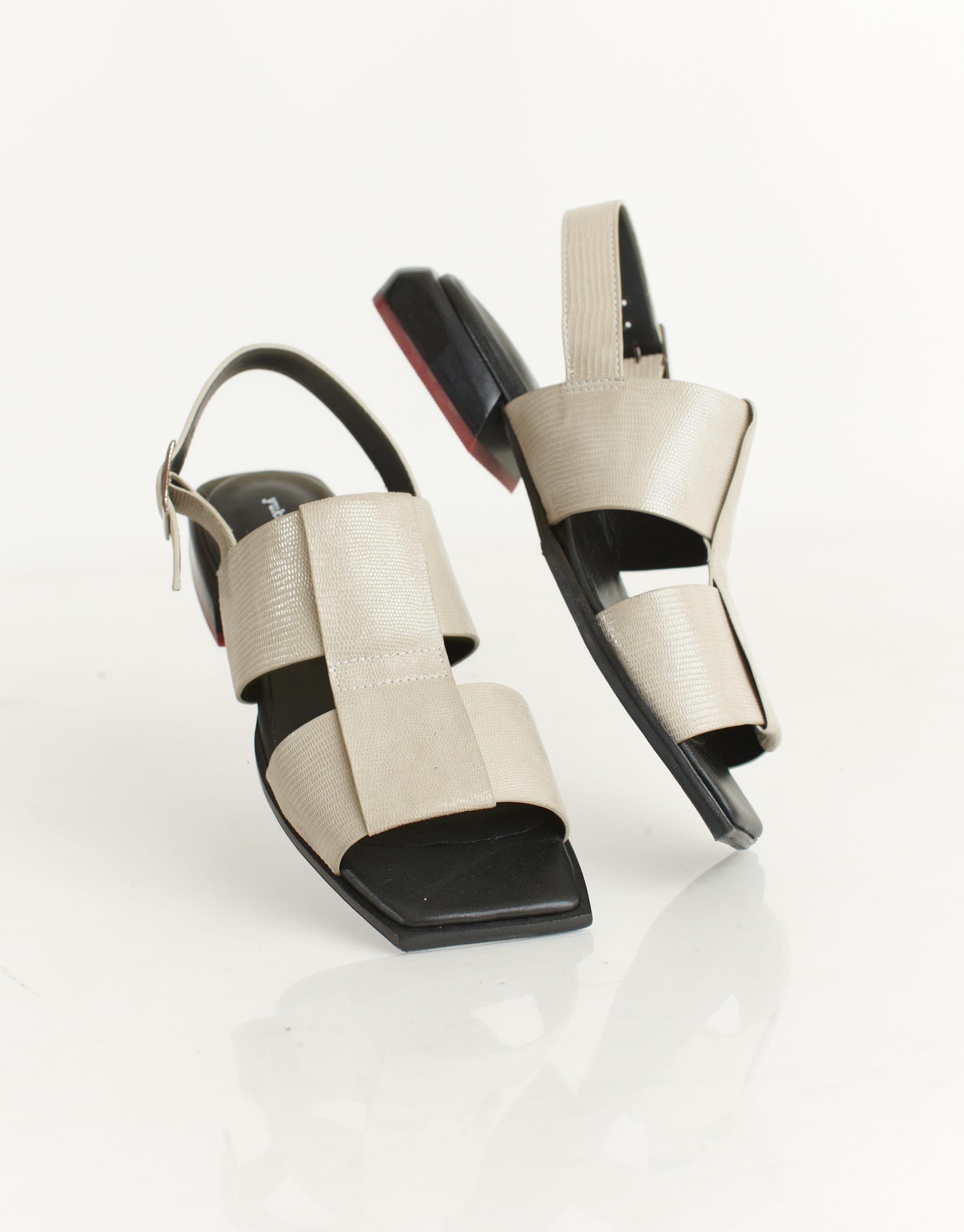 נעלי נשים - Yuko Imanishi - סנדלים מעור ASA - אפור בהיר2