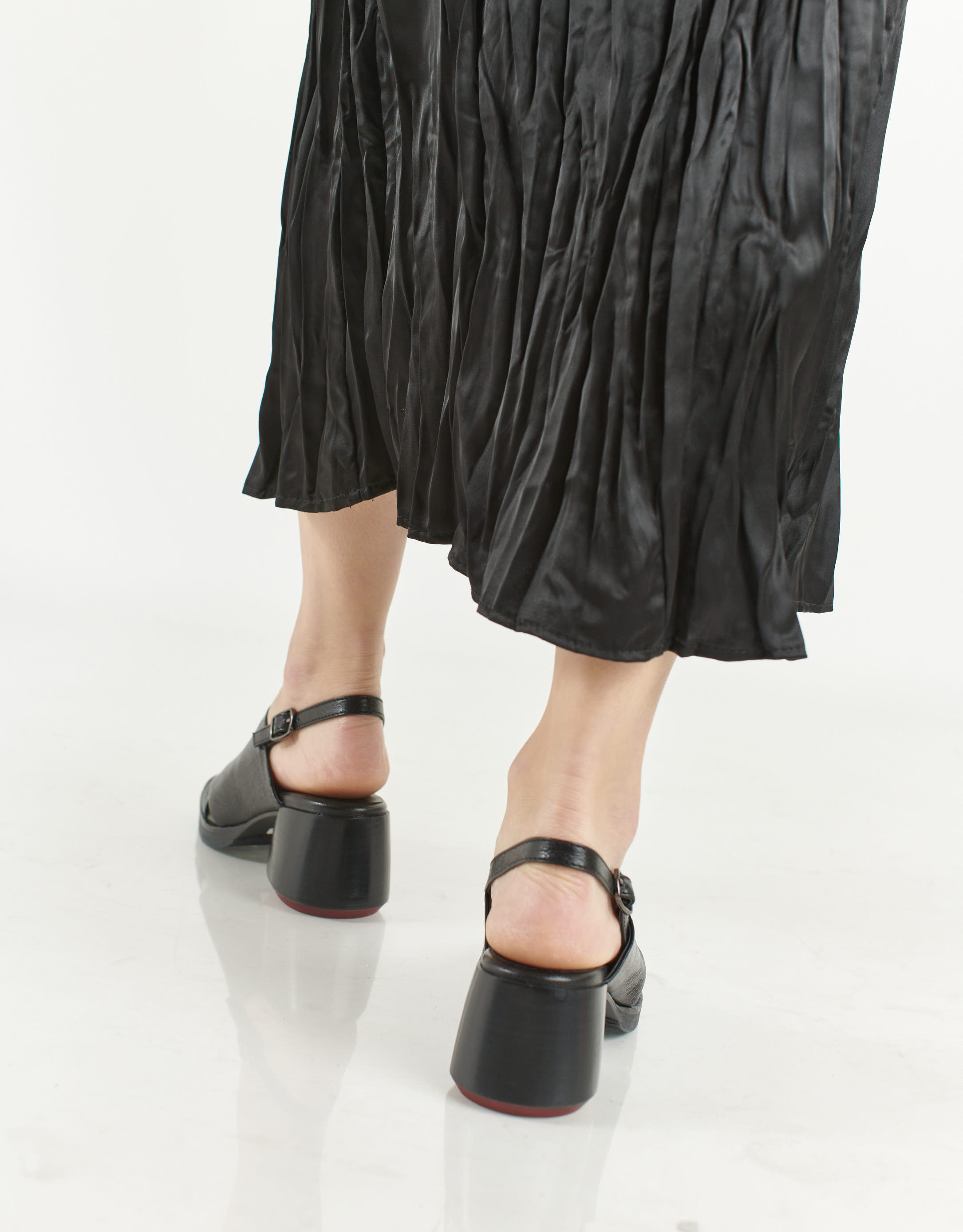 נעלי נשים - Yuko Imanishi - סנדלים עם עקב MOCA - שחור4