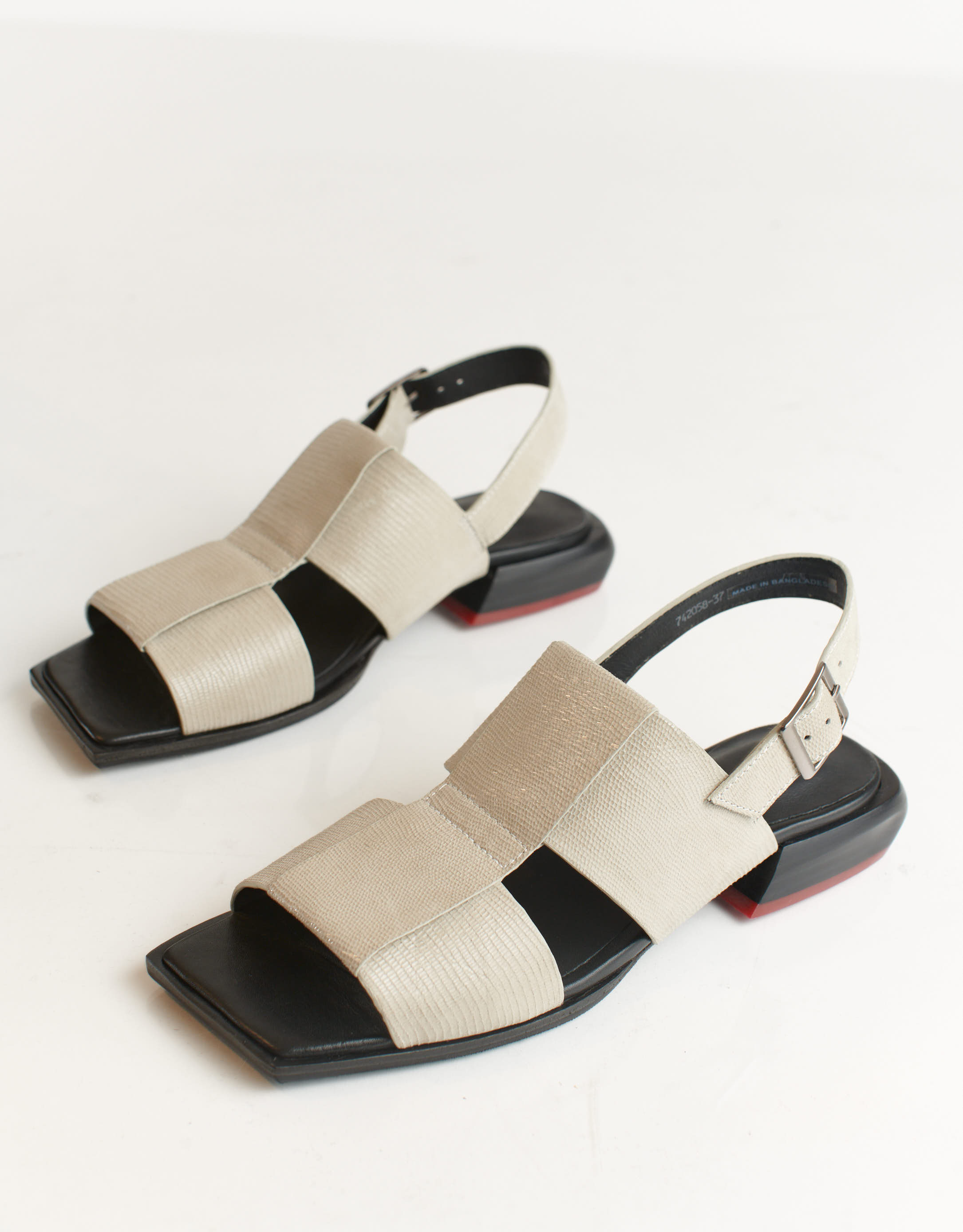 נעלי נשים - Yuko Imanishi - סנדלים מעור ASA - אפור בהיר4