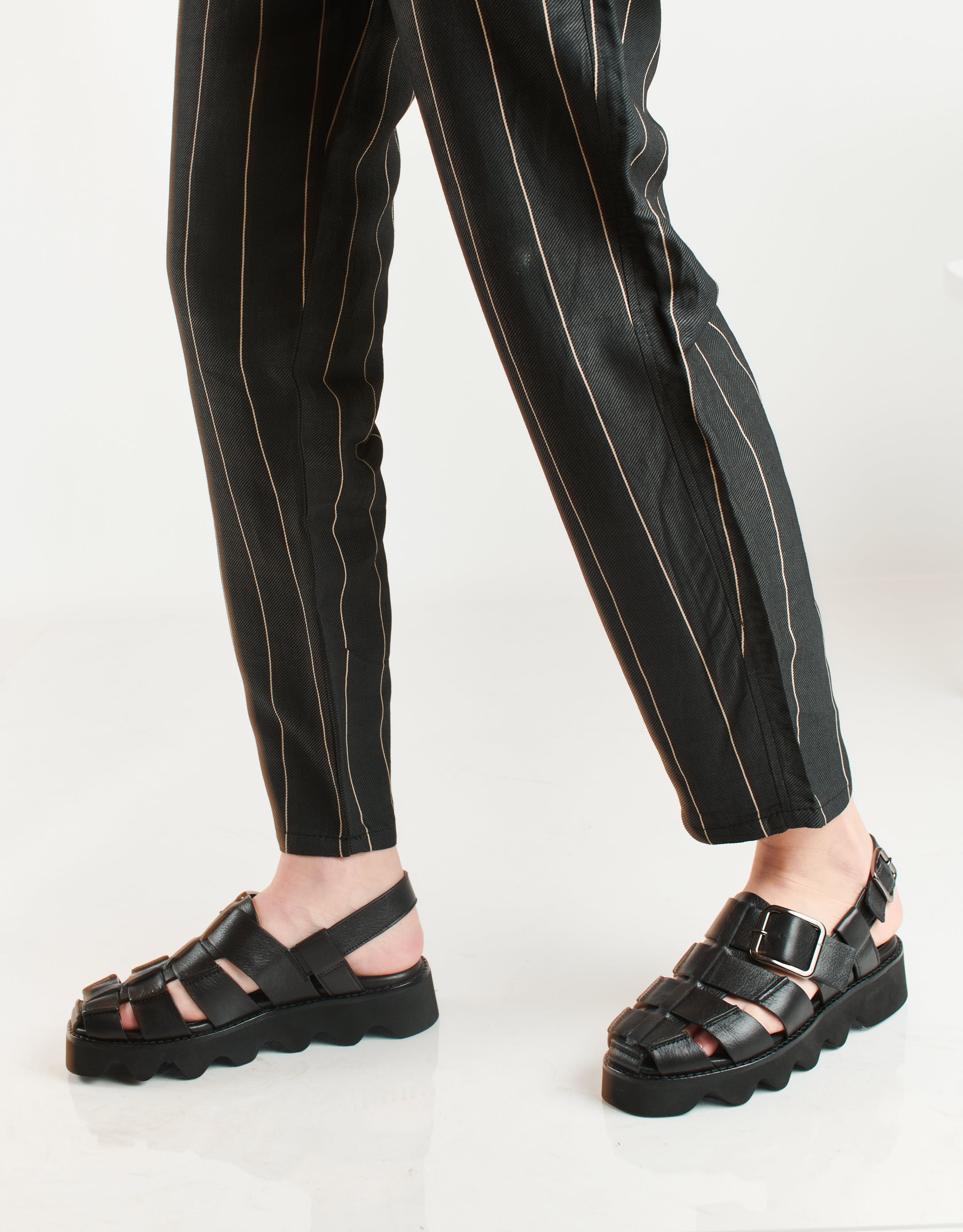 נעלי נשים - Yuko Imanishi - סנדלי דייגים CHIE - שחור3