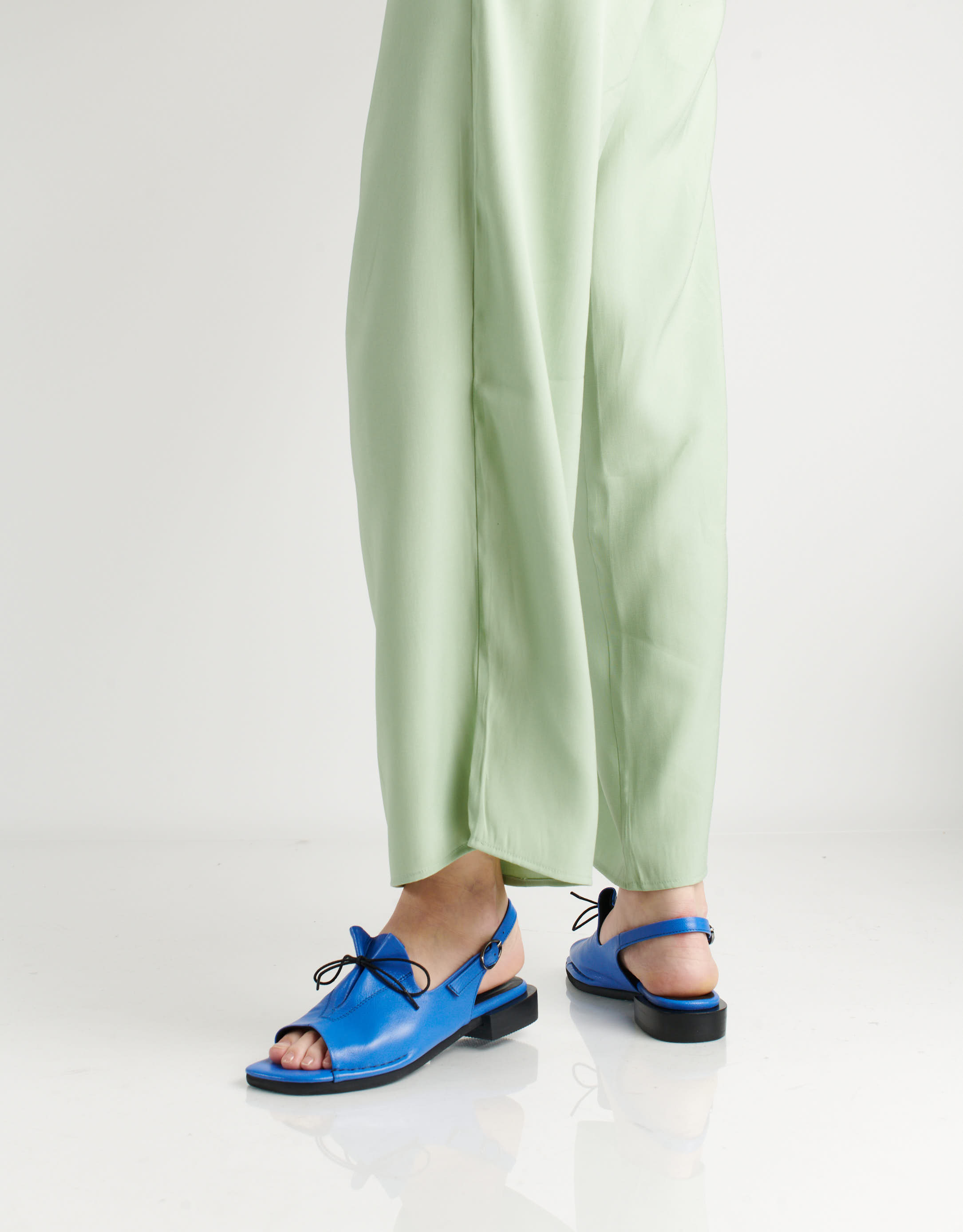 נעלי נשים - Yuko Imanishi - סנדלים שטוחים AOI - כחול3