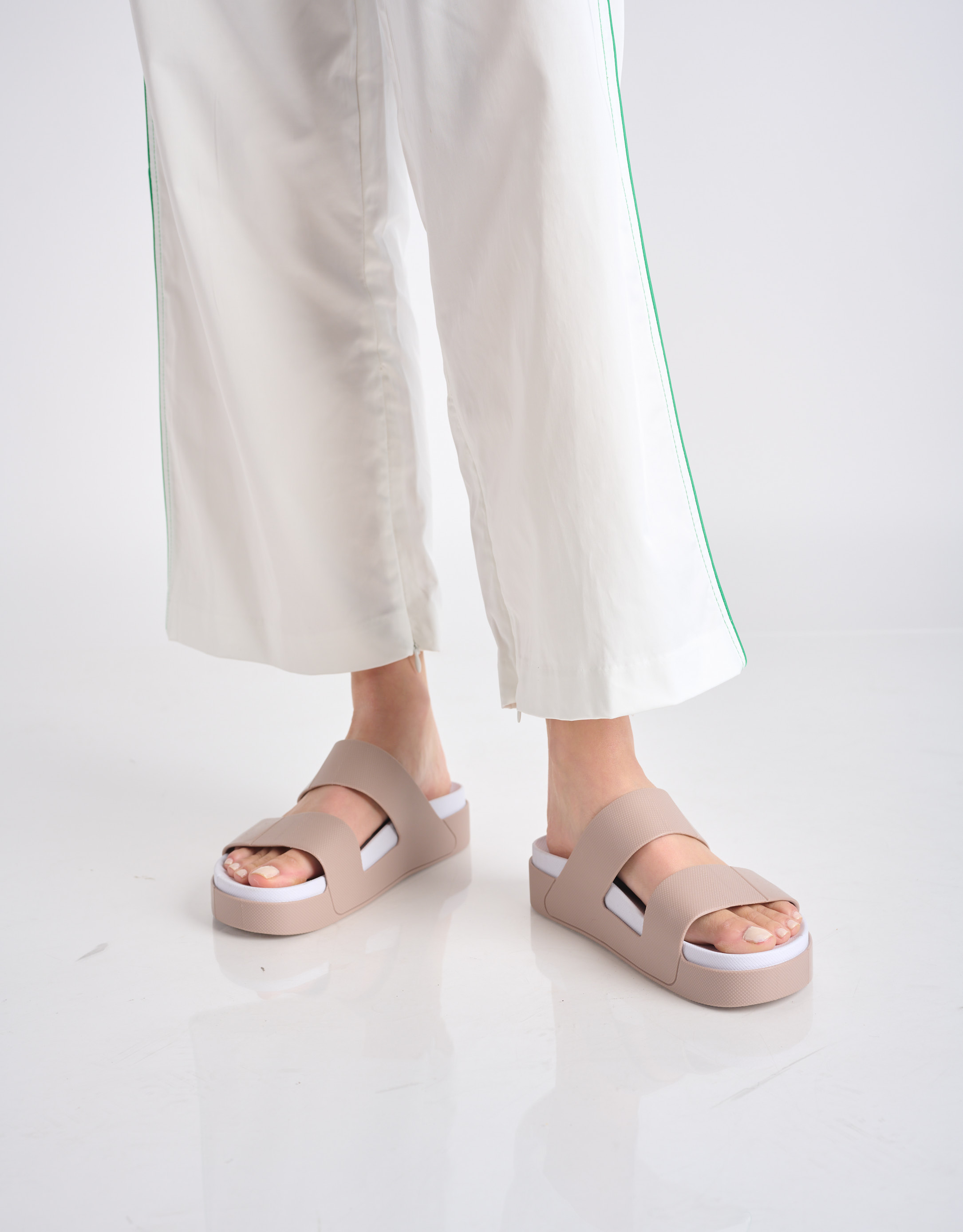 נעלי נשים - voices - כפכפי רצועות GHOST 1 - בז'4