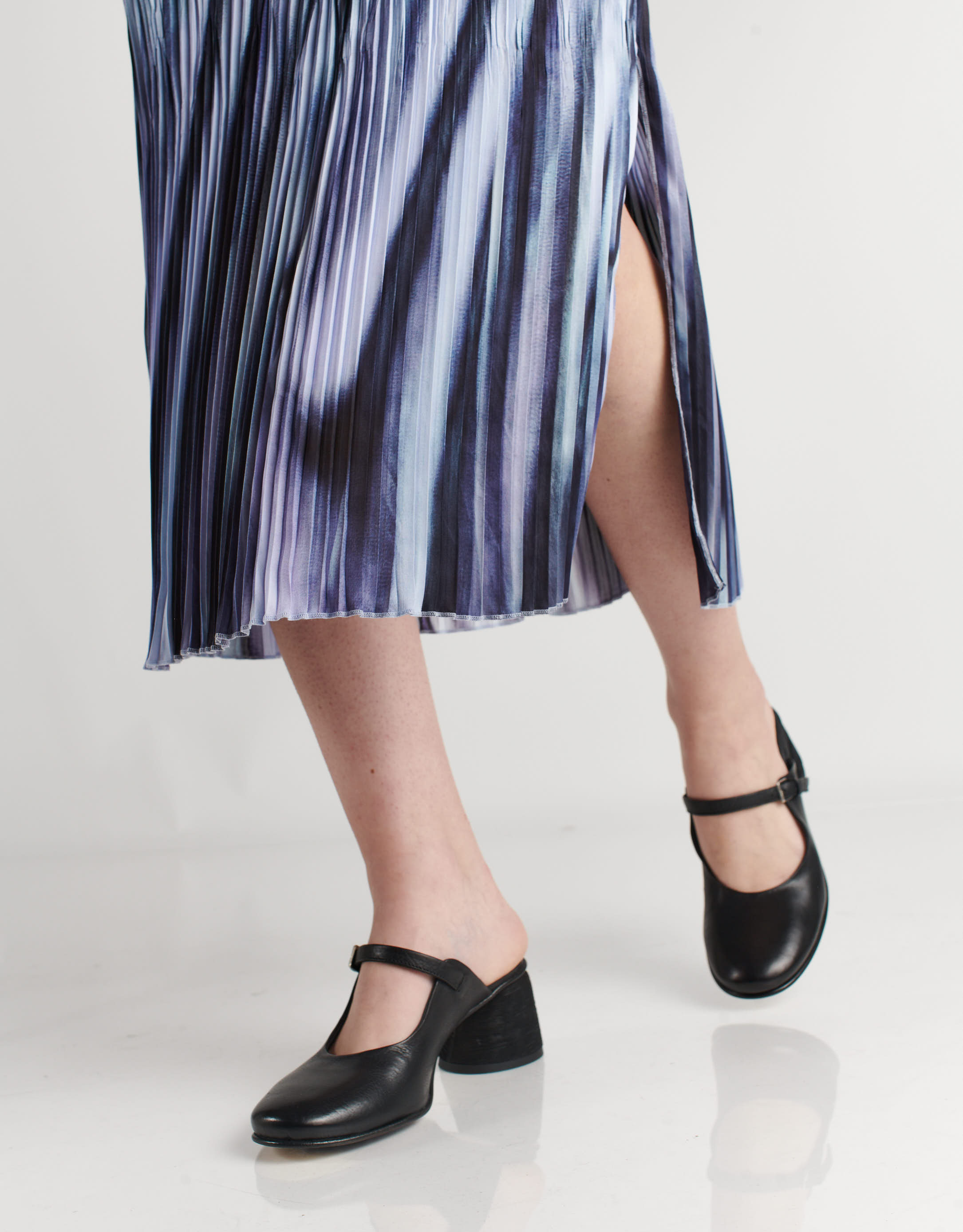 נעלי נשים - Ernesto Dolani - כפכפי עקב TEREZA - שחור1