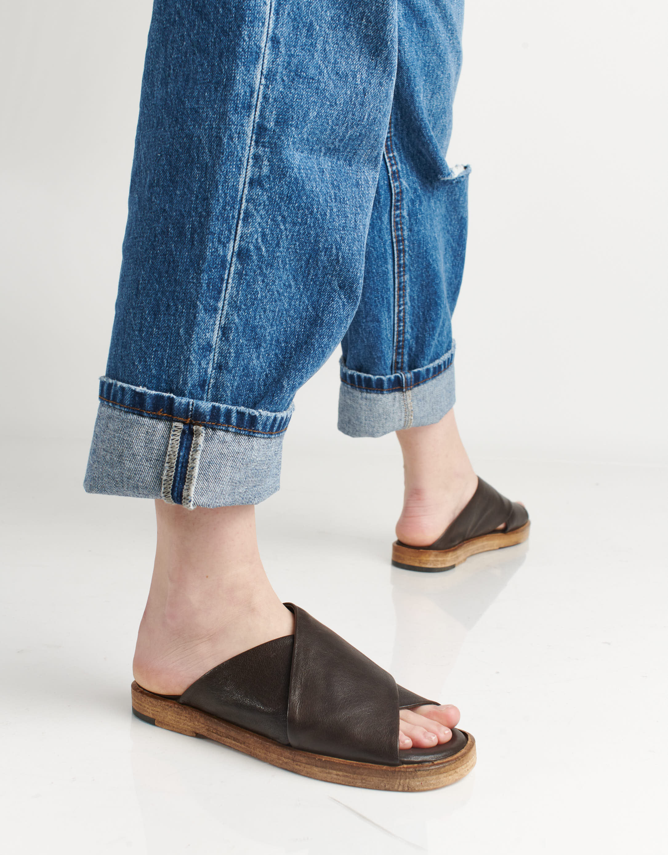 נעלי נשים - Ernesto Dolani - כפכפי איקס מעור GEA - חום2