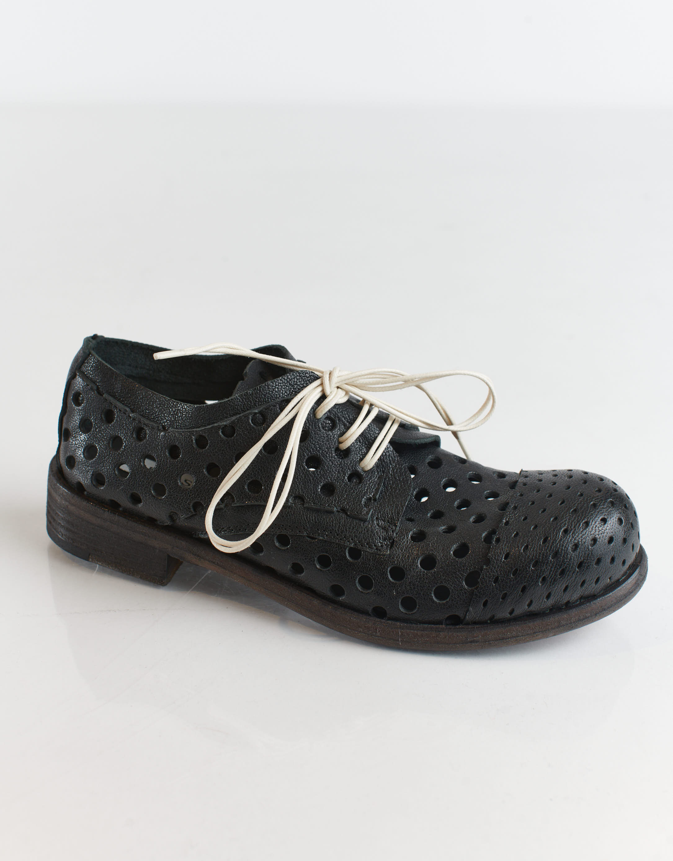 נעלי נשים - Ernesto Dolani - נעלי אוקספורד מחוררות  LU - שחור2