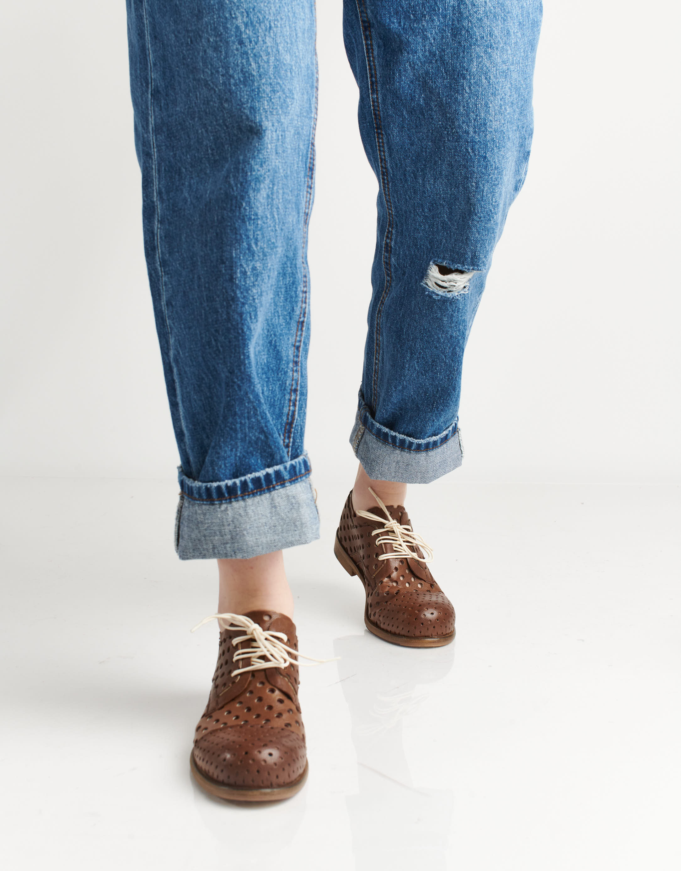 נעלי נשים - Ernesto Dolani - נעלי אוקספורד מחוררות  LU - חום4