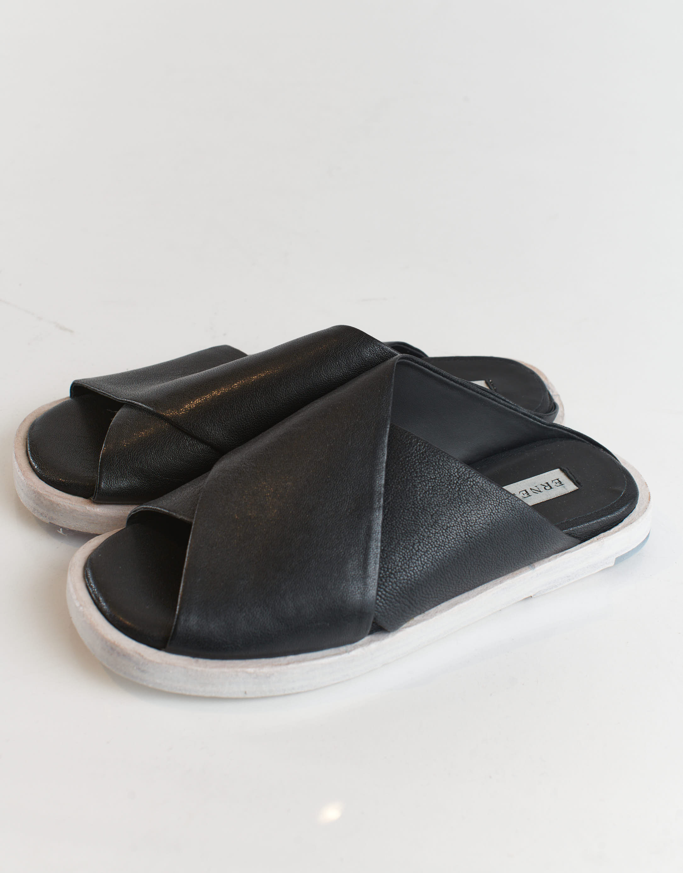 נעלי נשים - Ernesto Dolani - כפכפי איקס מעור GEA - שחור4