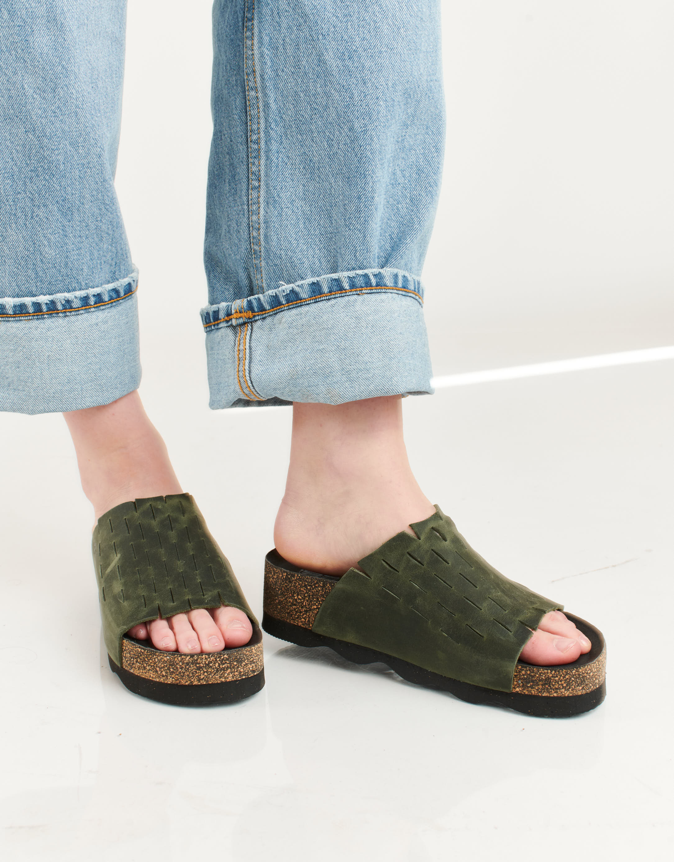 נעלי נשים - loints of Holland - כפכפים  DALEM - ירוק3