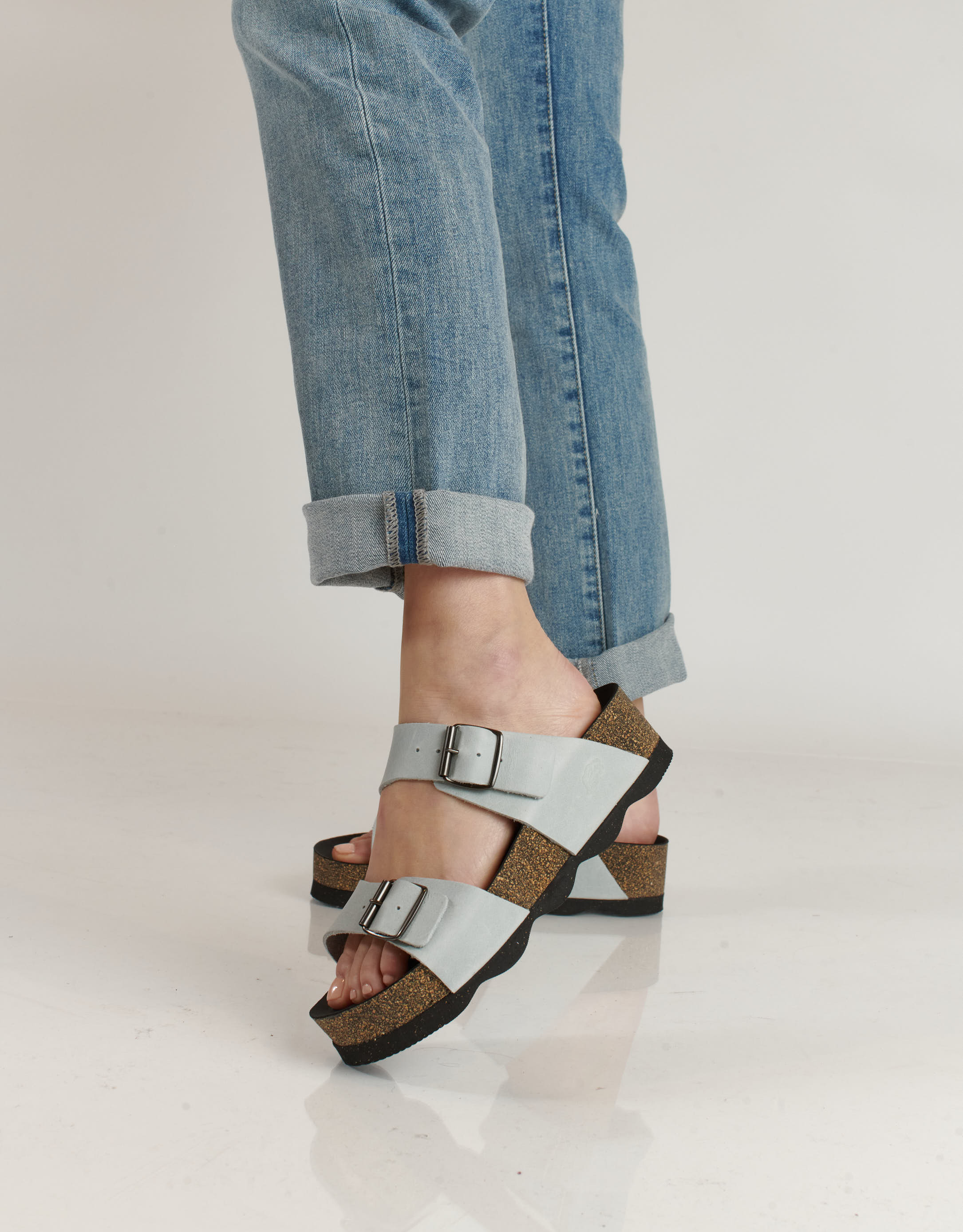 נעלי נשים - loints of Holland - כפכפי רצועות DIDAM B - תכלת4