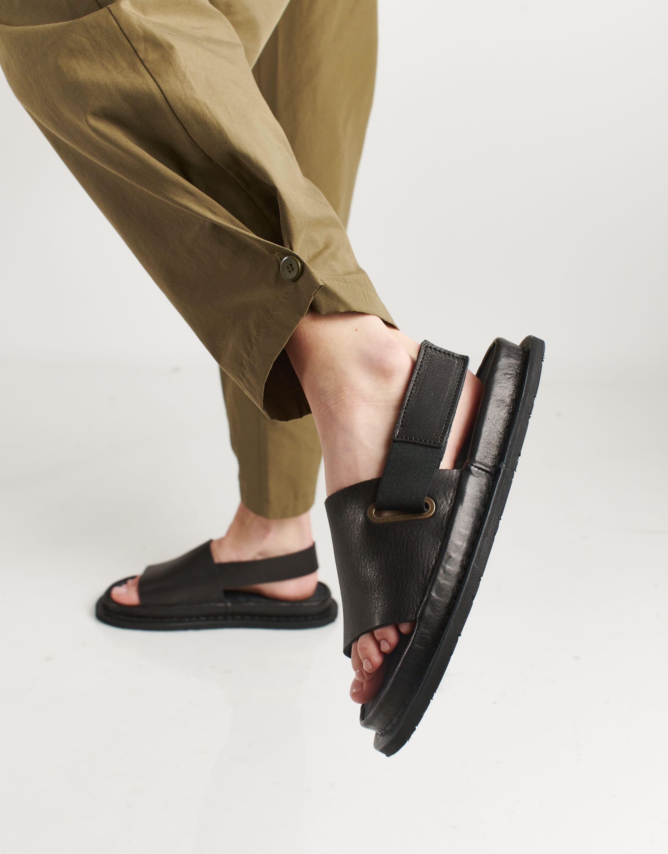 נעלי נשים - Trippen - סנדלים SAFEGUARD ZORI - שחור3