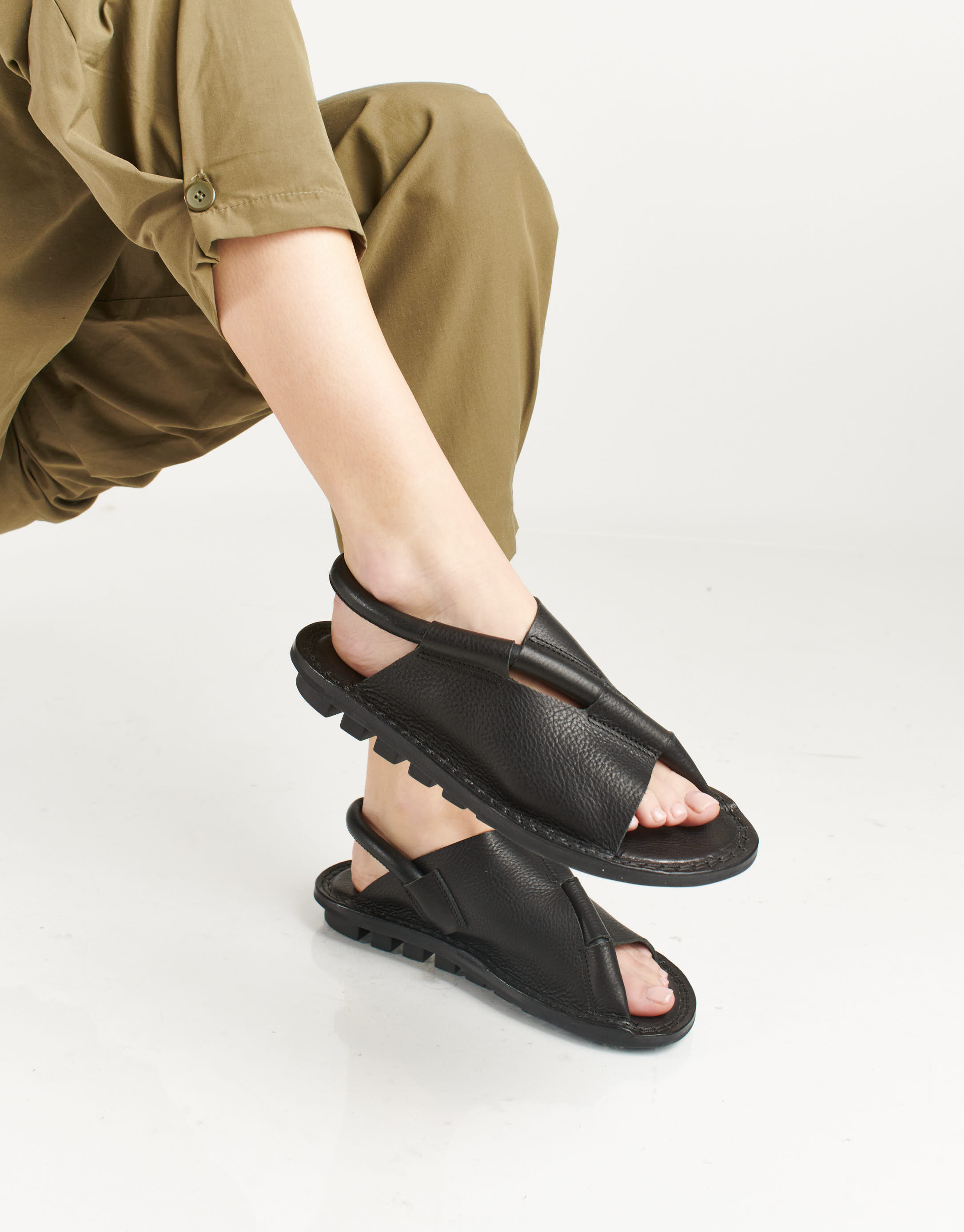 נעלי נשים - Trippen - סנדלי עור DENSITY - שחור3