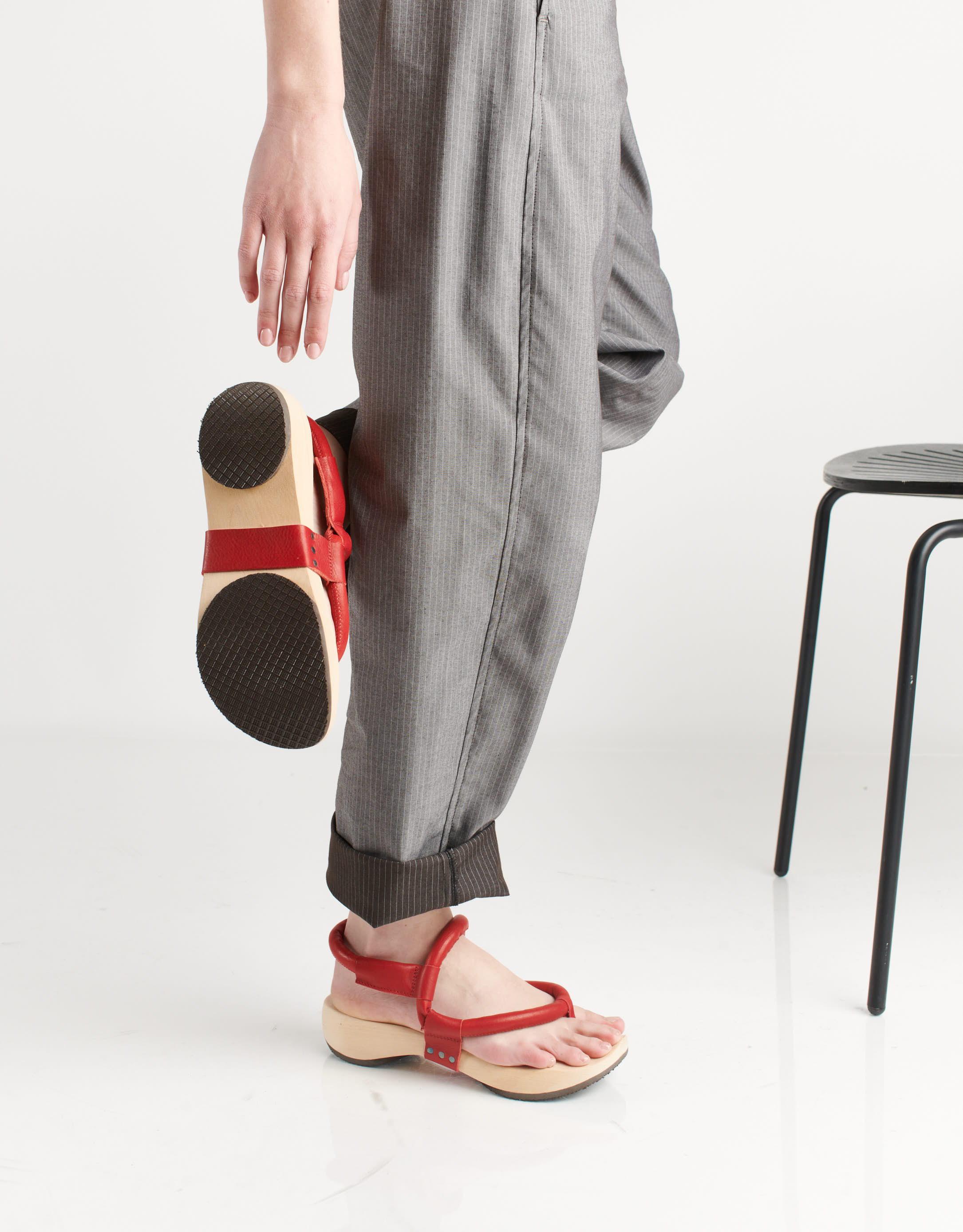 נעלי נשים - Trippen - סנדלי עץ HARDWIRE - אדום4