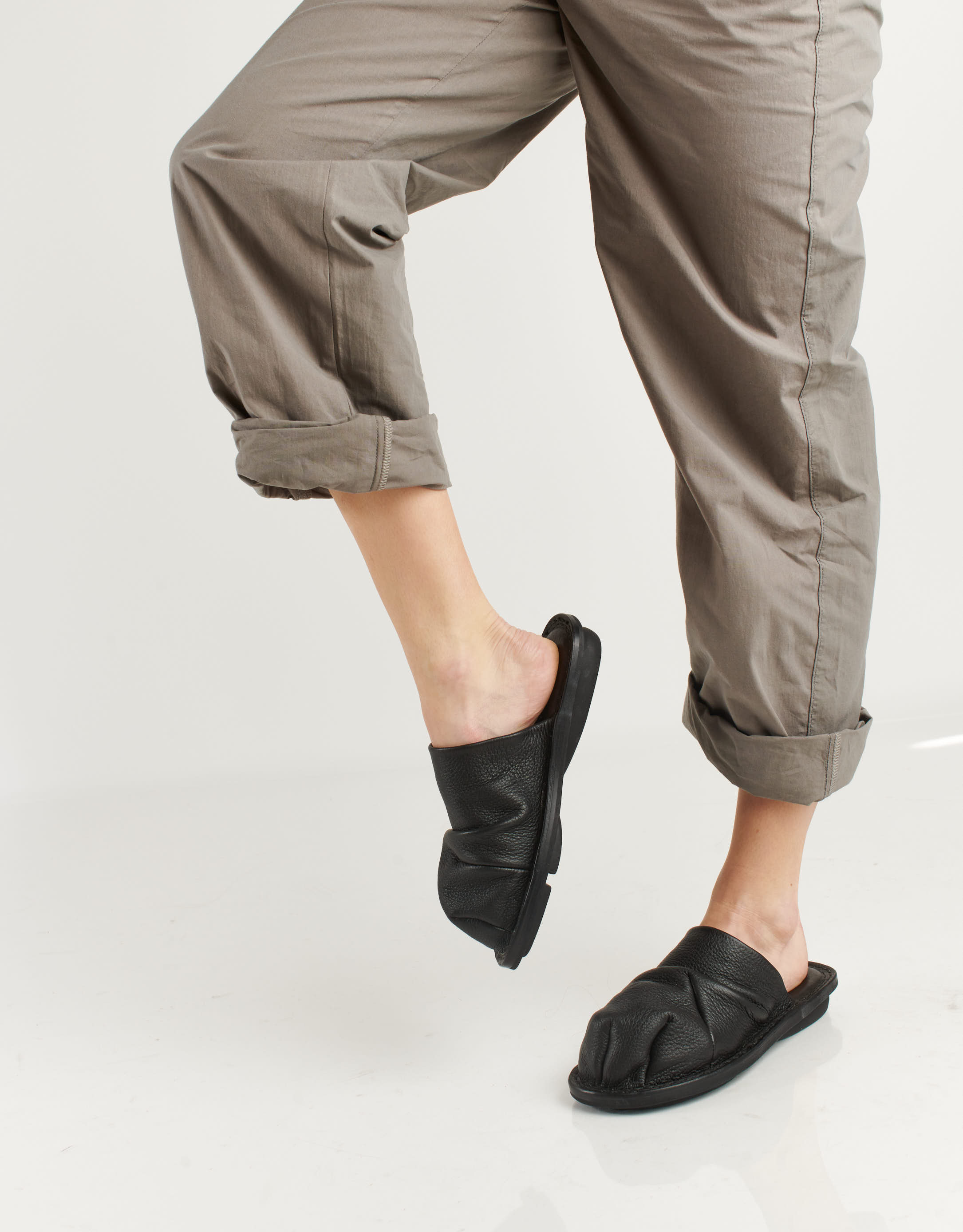 נעלי נשים - Trippen - כפכפי עור EXCESS - שחור4