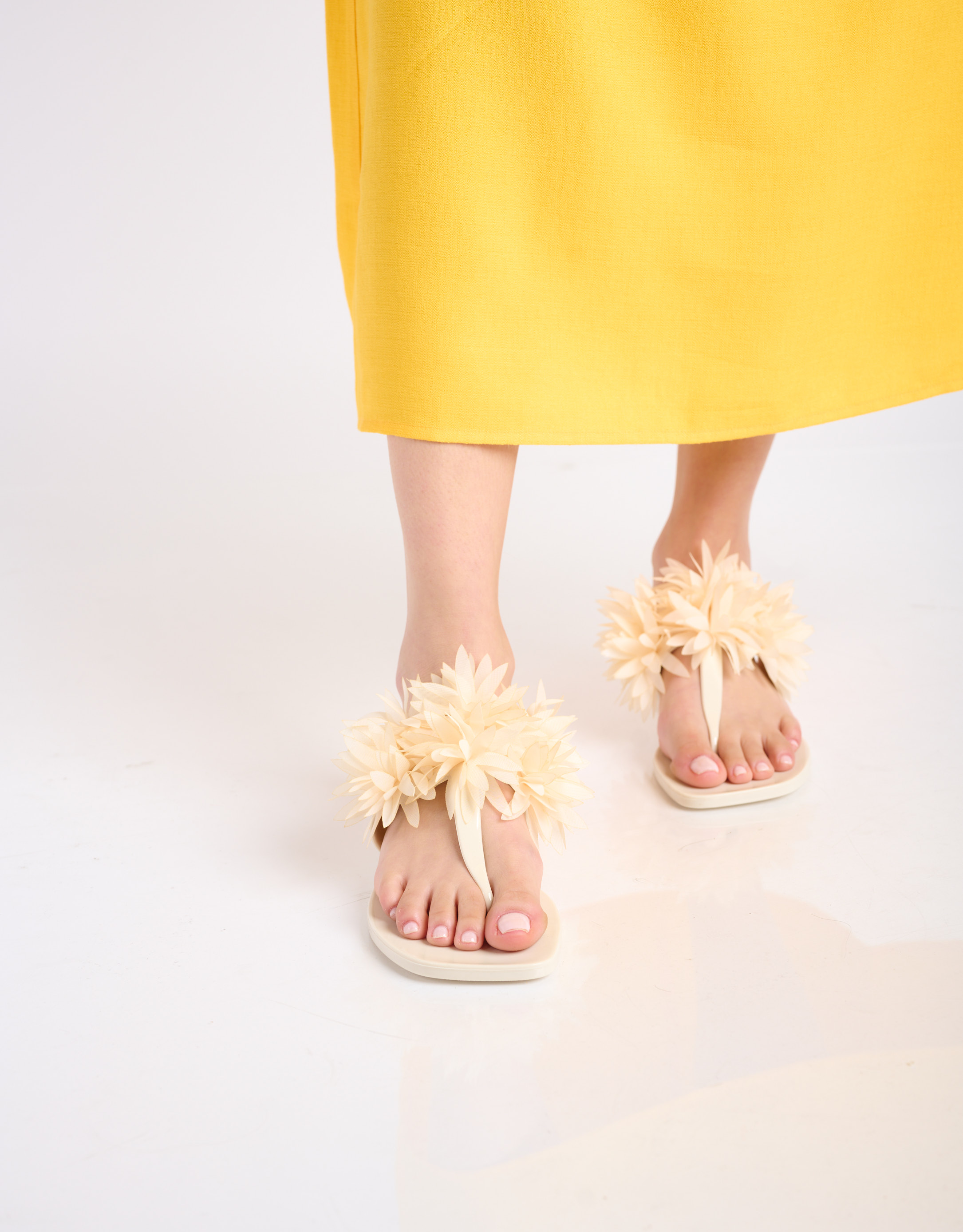 נעלי נשים - Jeffrey Campbell - כפכפים POLLIANTE - אופוויט4