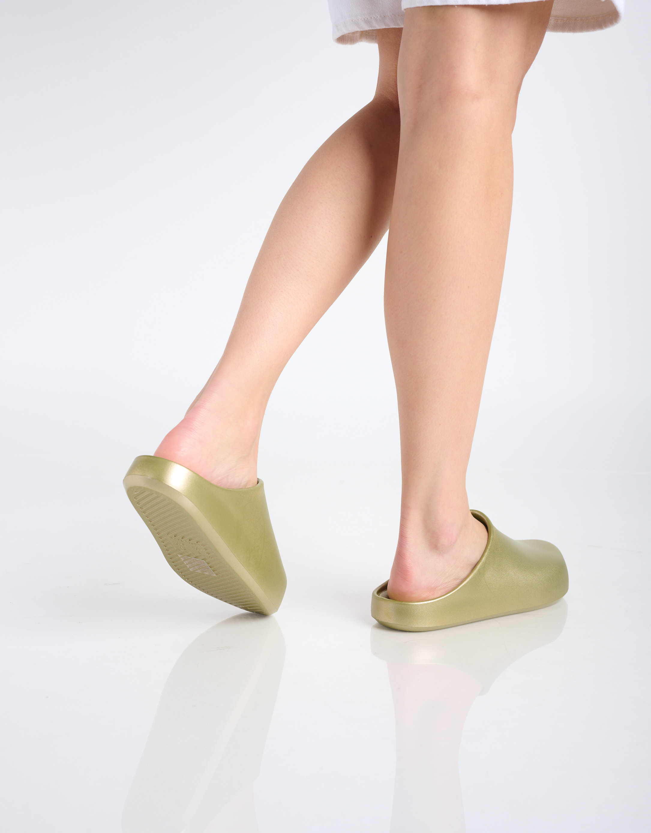 נעלי נשים - Jeffrey Campbell - כפכפים  UNCLOGGED - ירוק4