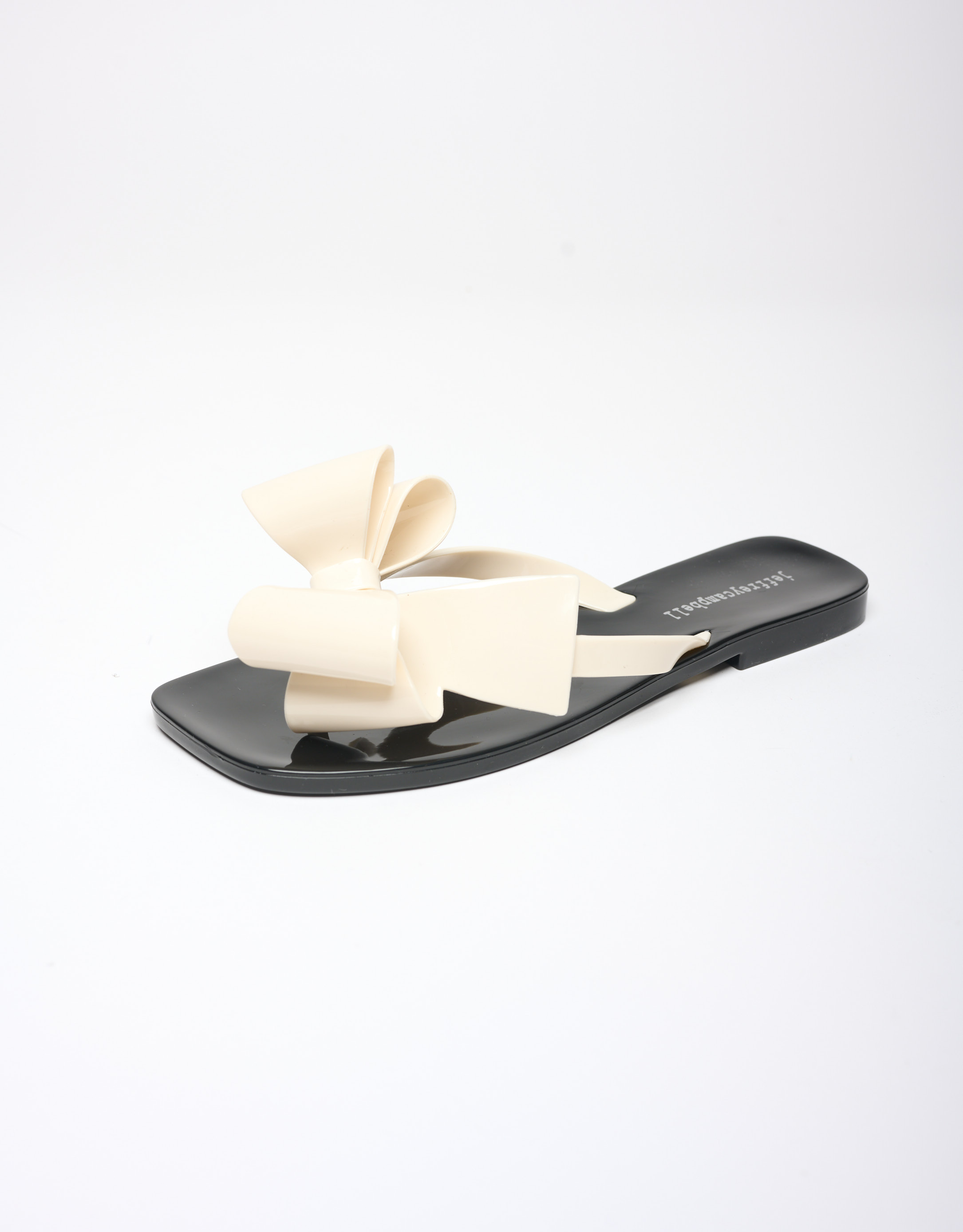 נעלי נשים - Jeffrey Campbell - כפכפי פפיון SUGARY - לבן   שחור4