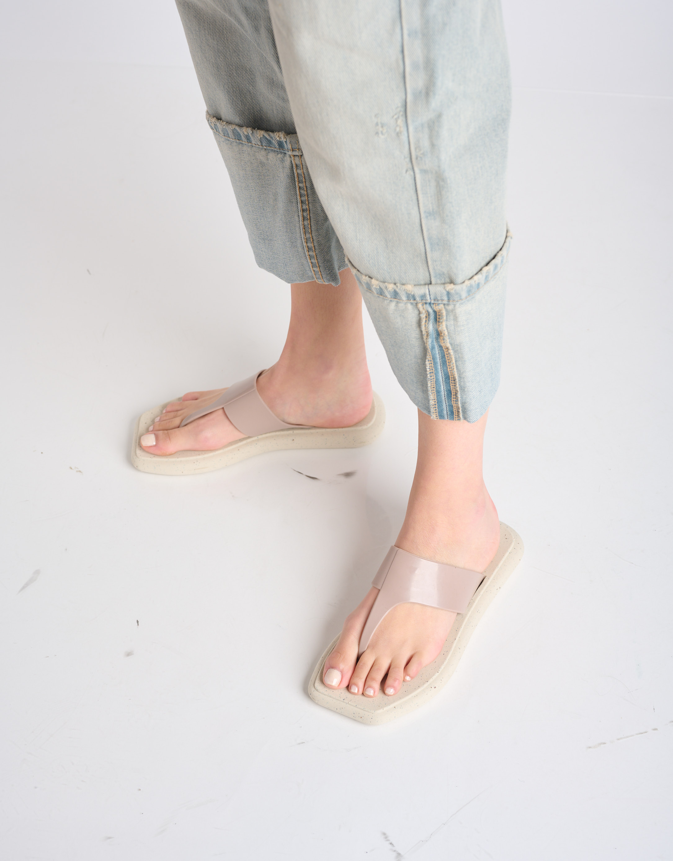 נעלי נשים - voices - כפכפי אצבע FLOW 1 - בז'4