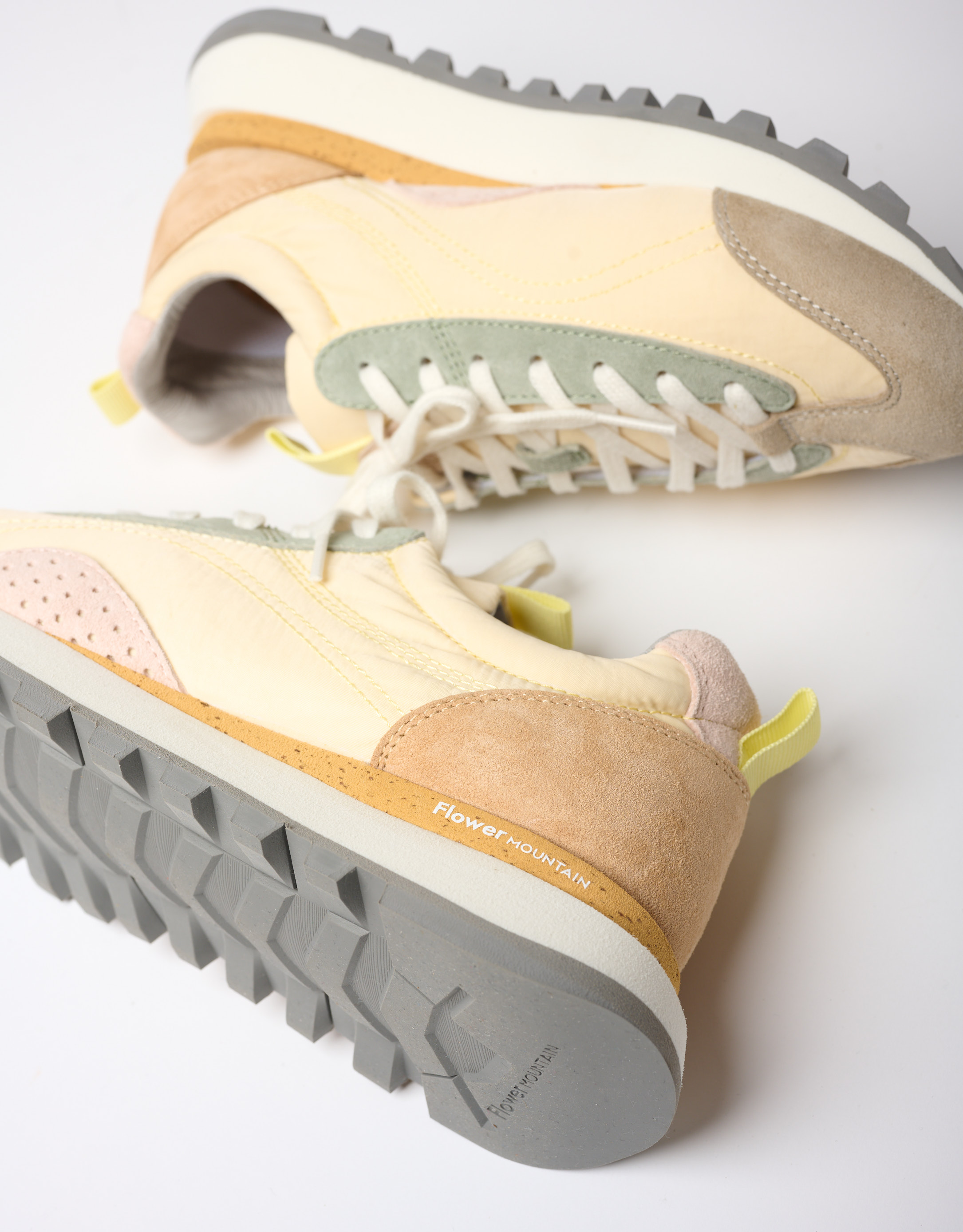 נעלי נשים - Flower Mountain - סניקרס ASUKA - בז'3